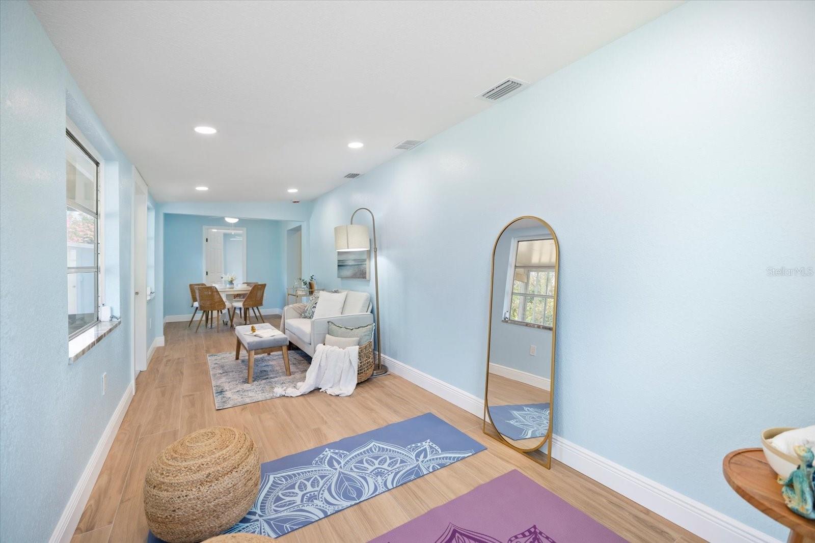 Image 24 of 56 For 810 Harvard Street