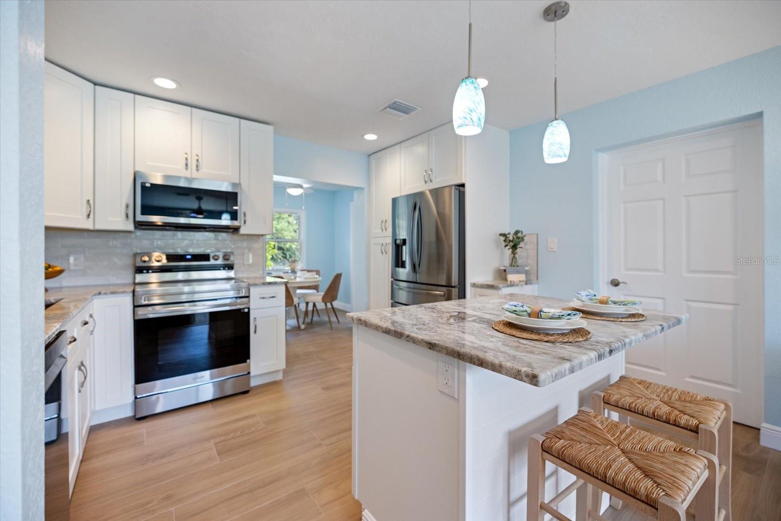 Image 4 of 56 For 810 Harvard Street