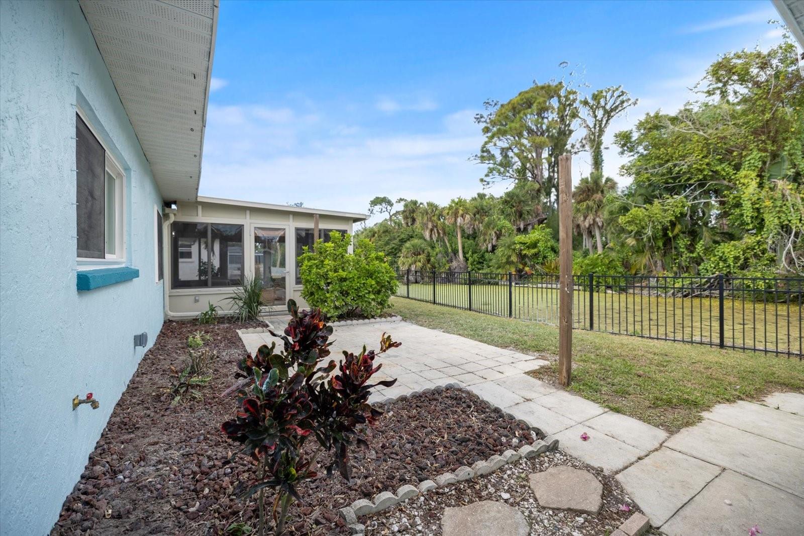 Image 41 of 56 For 810 Harvard Street