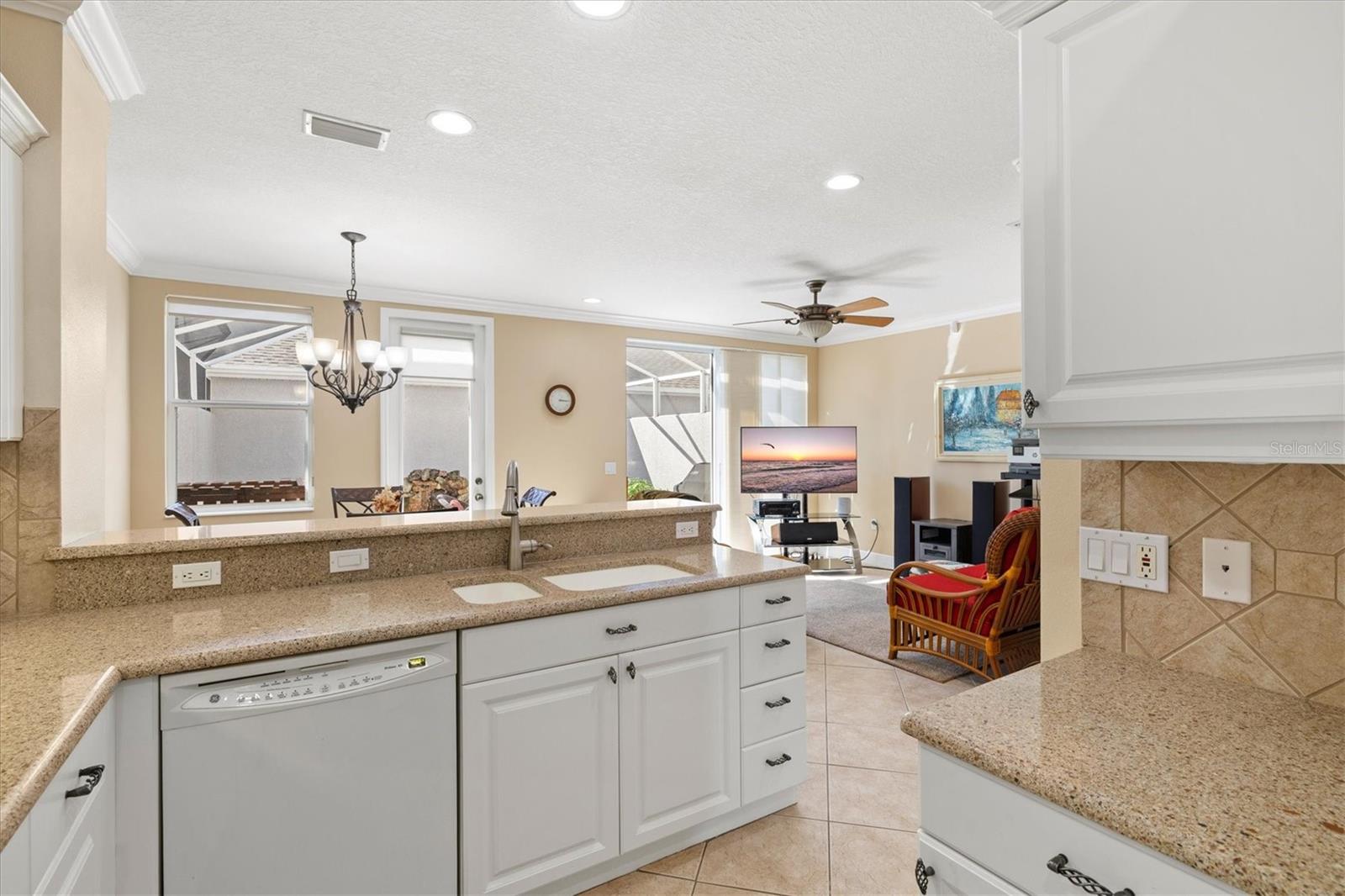 Image 14 of 72 For 5678 Duval Street