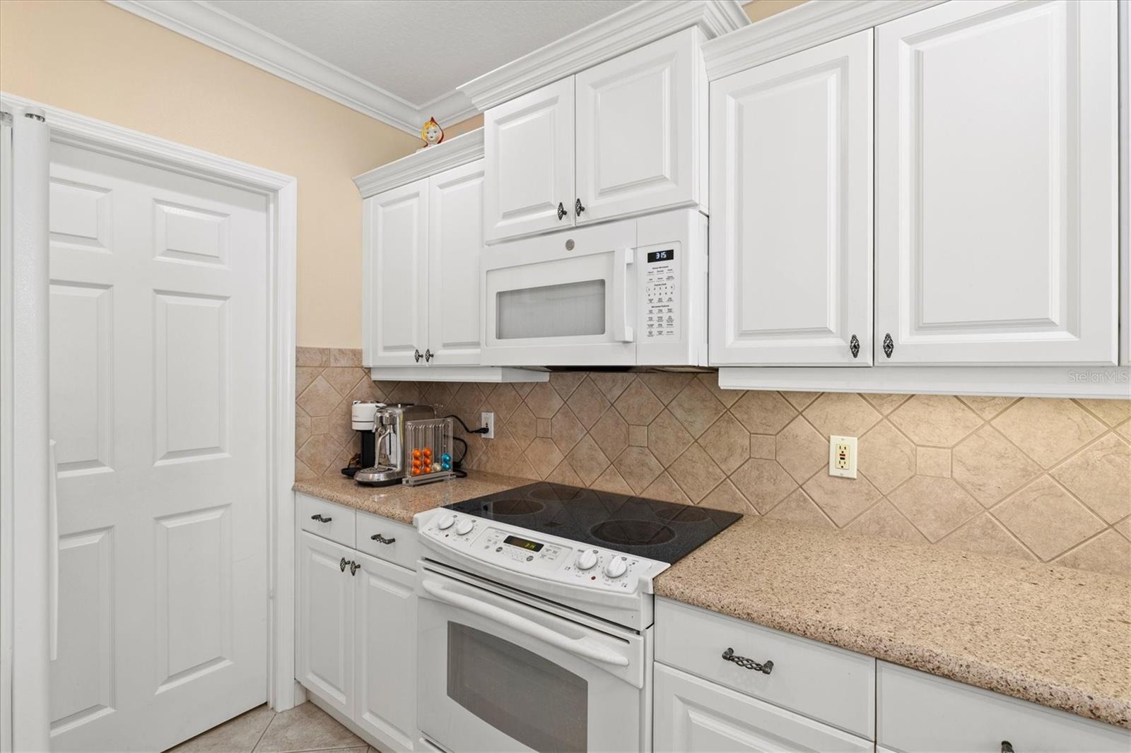 Image 15 of 72 For 5678 Duval Street