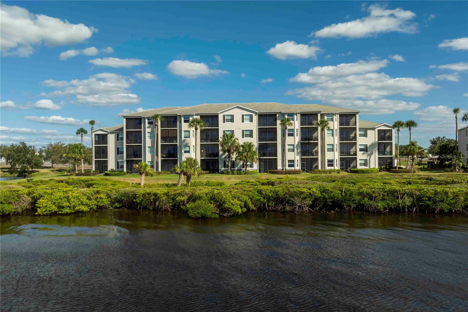 Image 11 of 38 For 1030 Tidewater Shores Loop 105