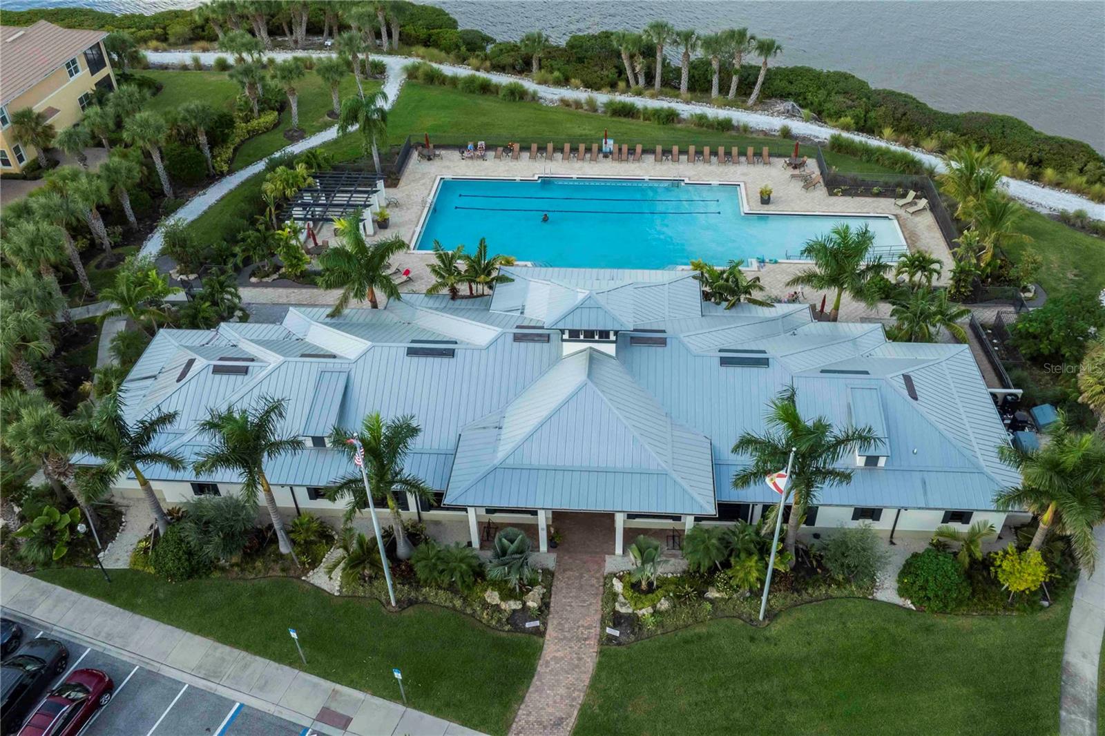 Image 12 of 38 For 1030 Tidewater Shores Loop 105