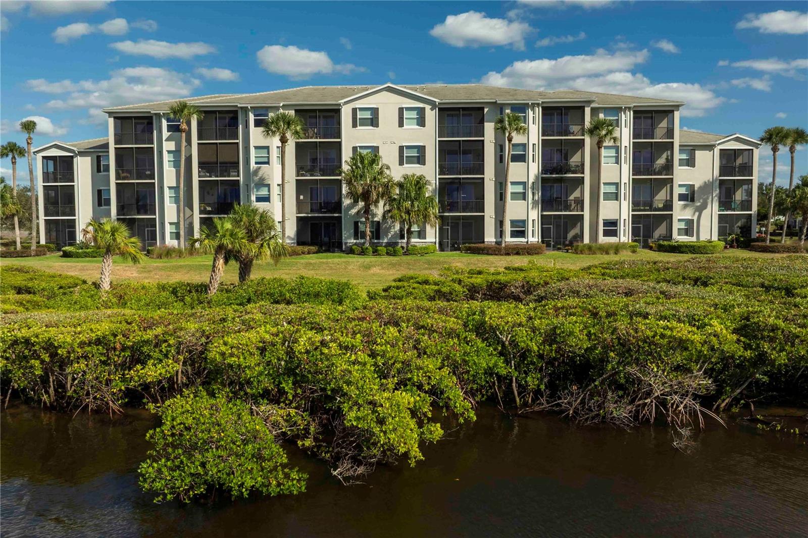 Image 2 of 38 For 1030 Tidewater Shores Loop 105