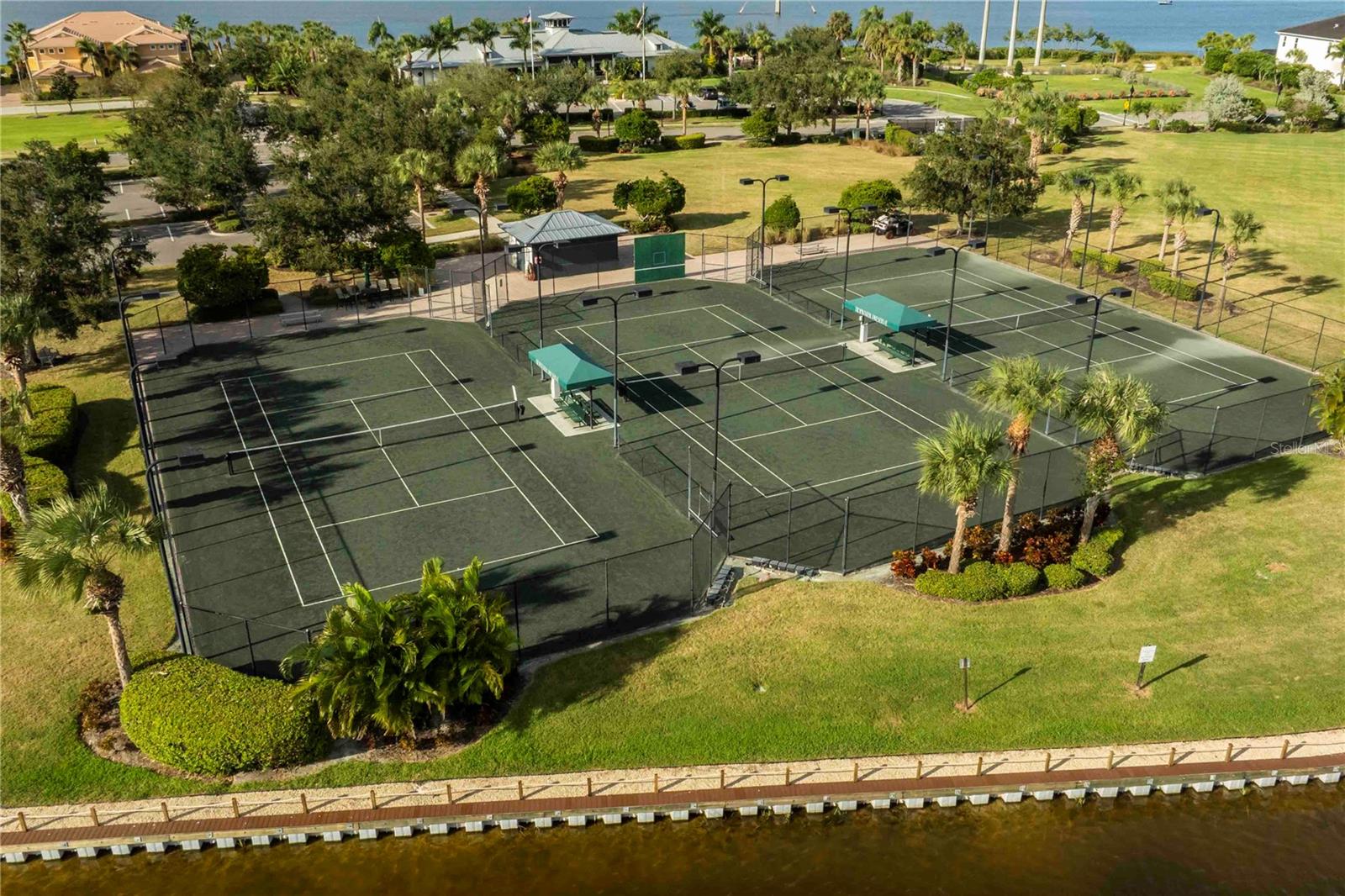 Image 35 of 38 For 1030 Tidewater Shores Loop 105