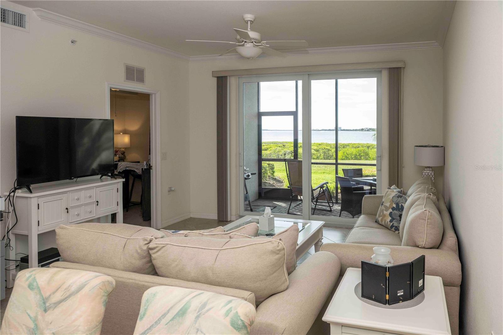 Image 4 of 38 For 1030 Tidewater Shores Loop 105