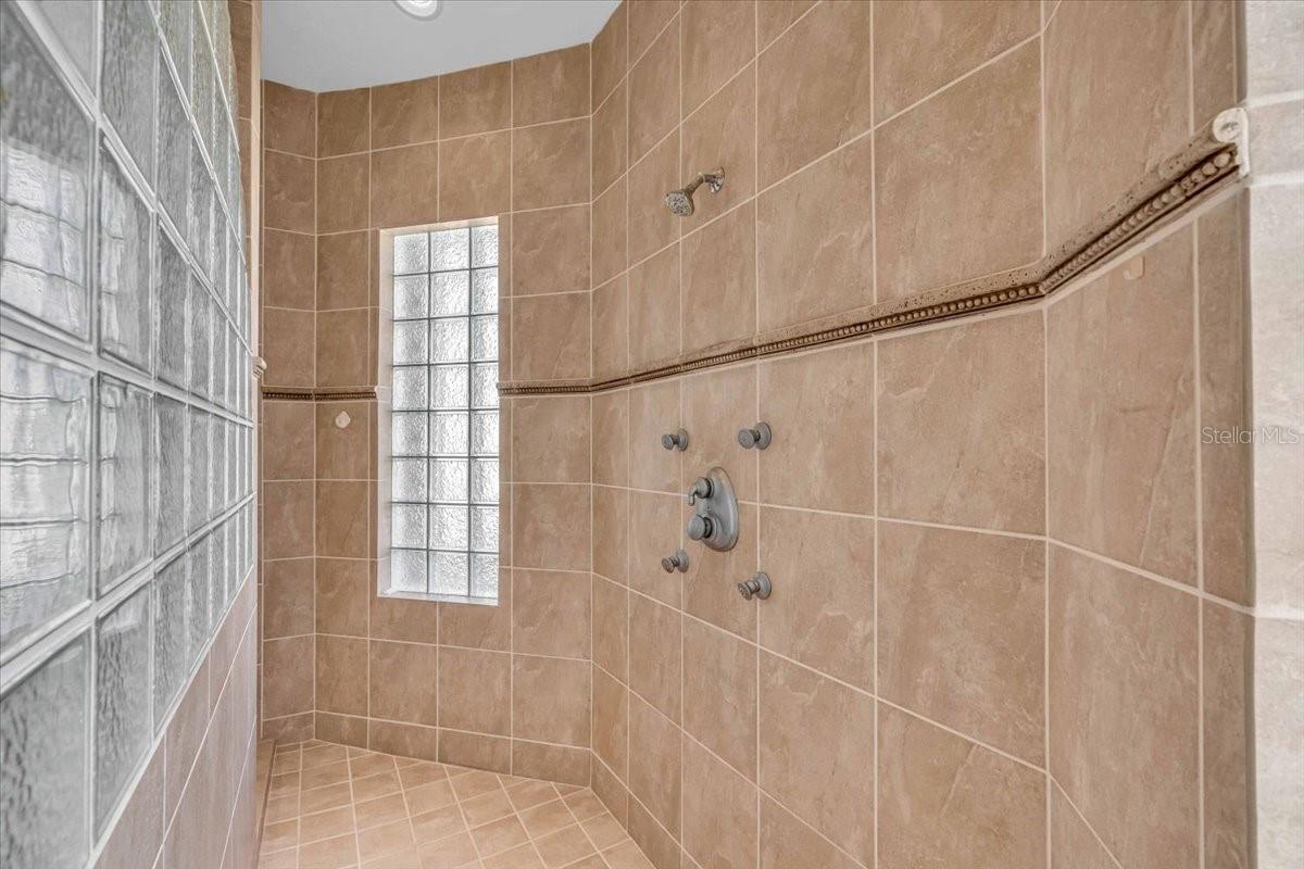 Image 27 of 43 For 5077 Seagrass Drive