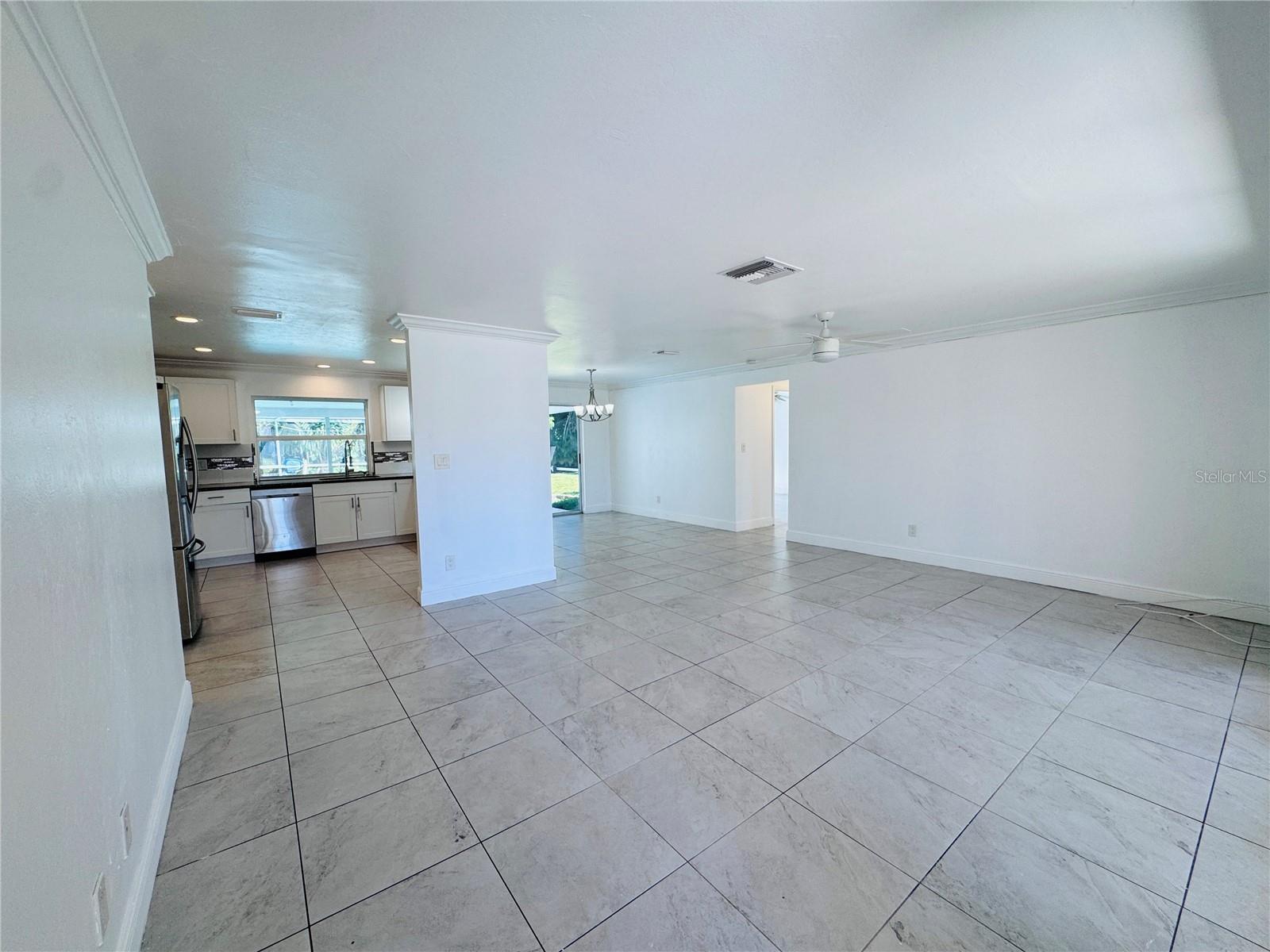 Image 12 of 51 For 2461 Woodland Circle