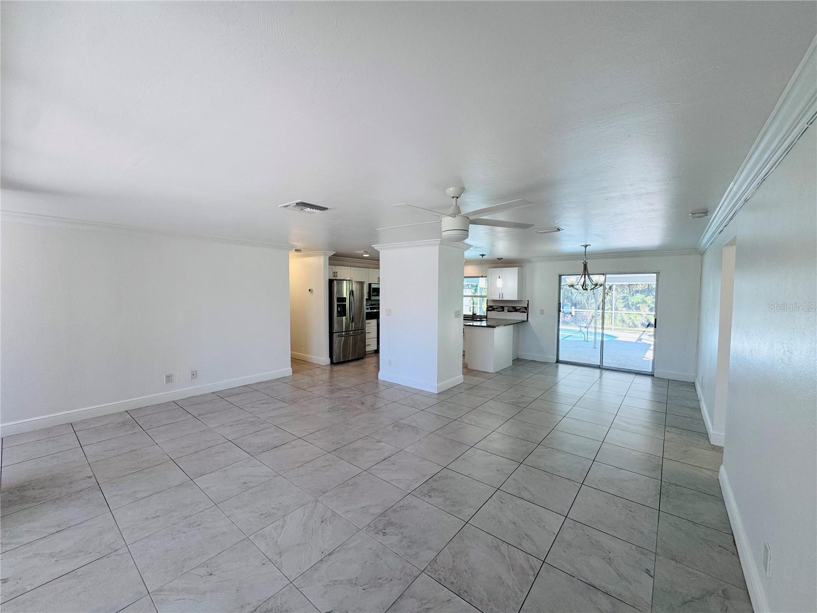 Image 13 of 51 For 2461 Woodland Circle