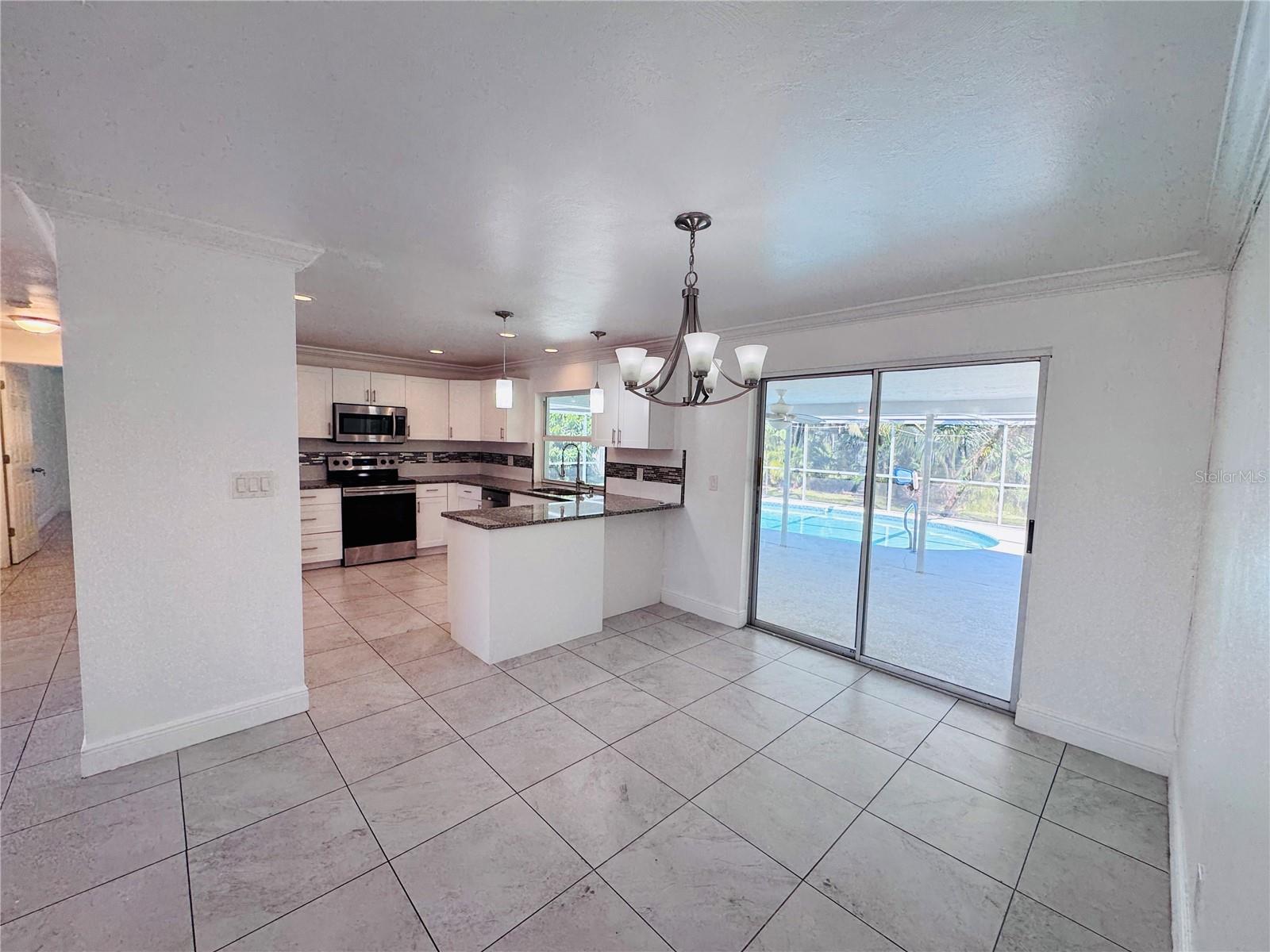 Image 15 of 51 For 2461 Woodland Circle