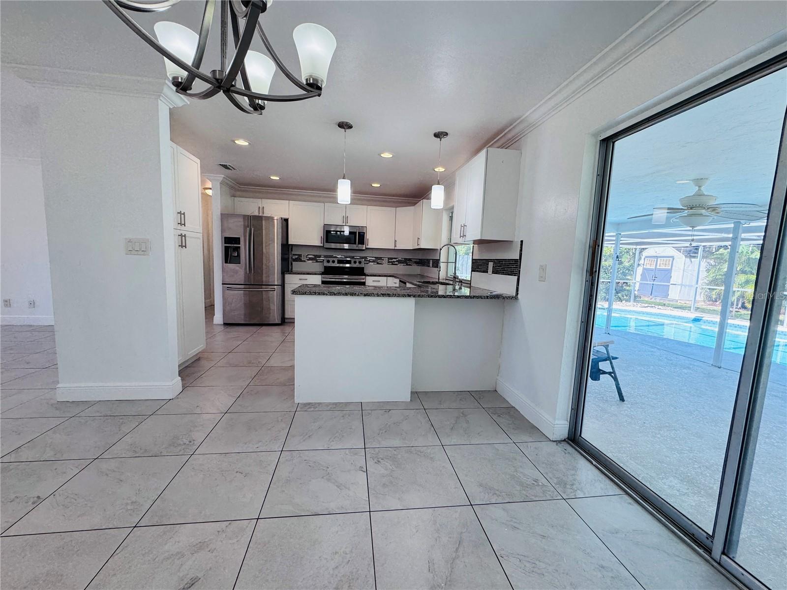 Image 17 of 51 For 2461 Woodland Circle