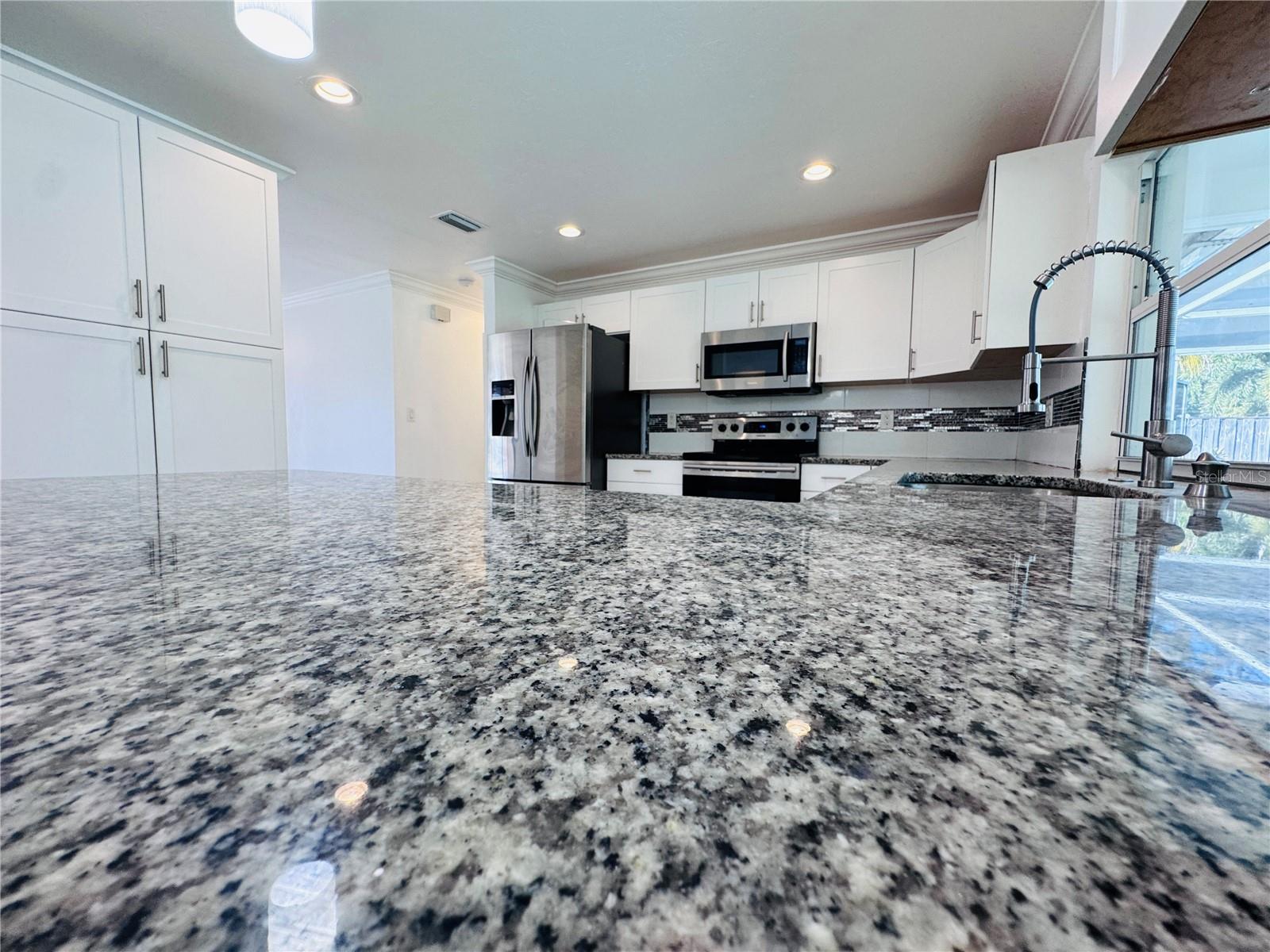 Image 18 of 51 For 2461 Woodland Circle