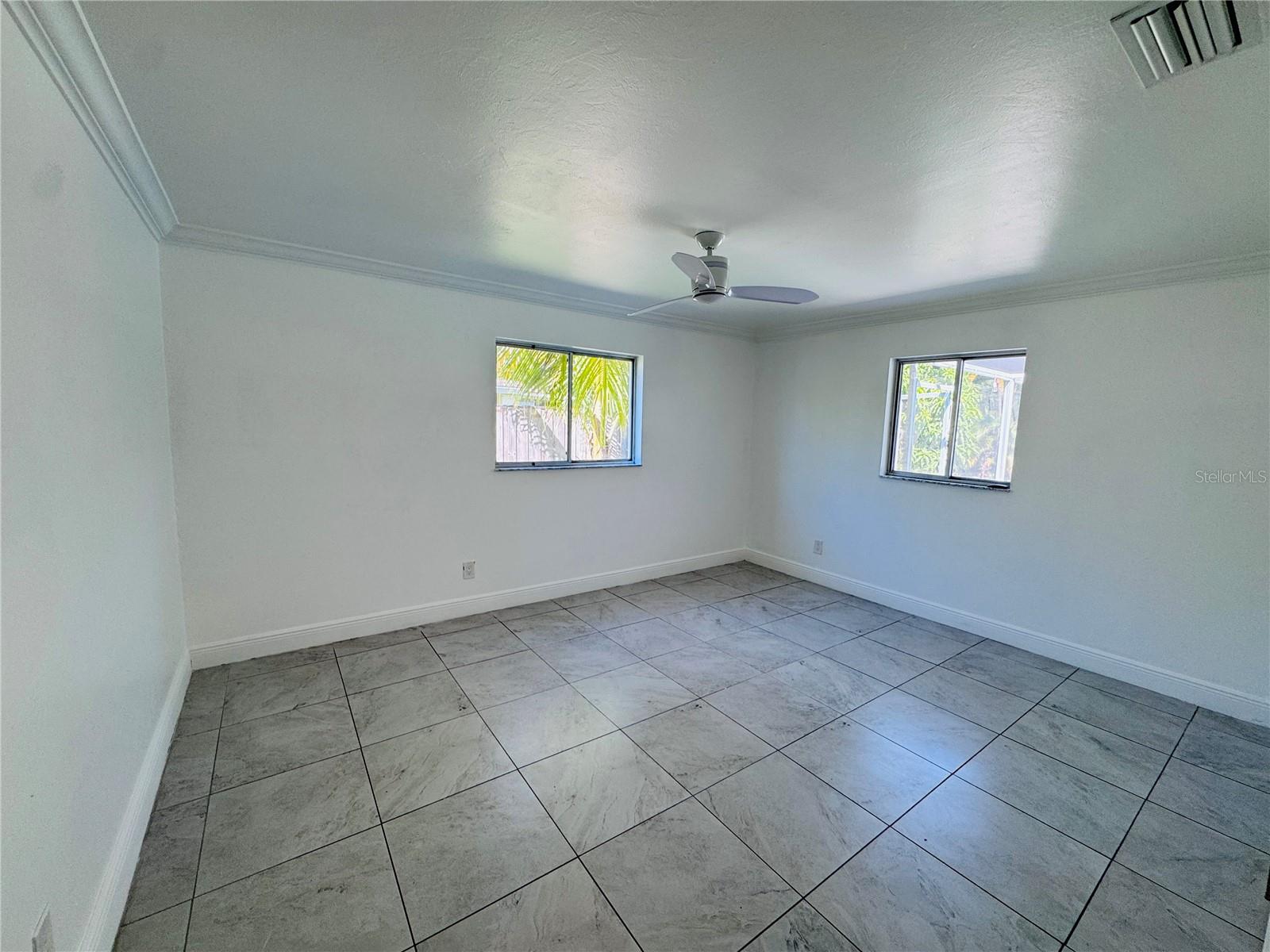 Image 23 of 51 For 2461 Woodland Circle