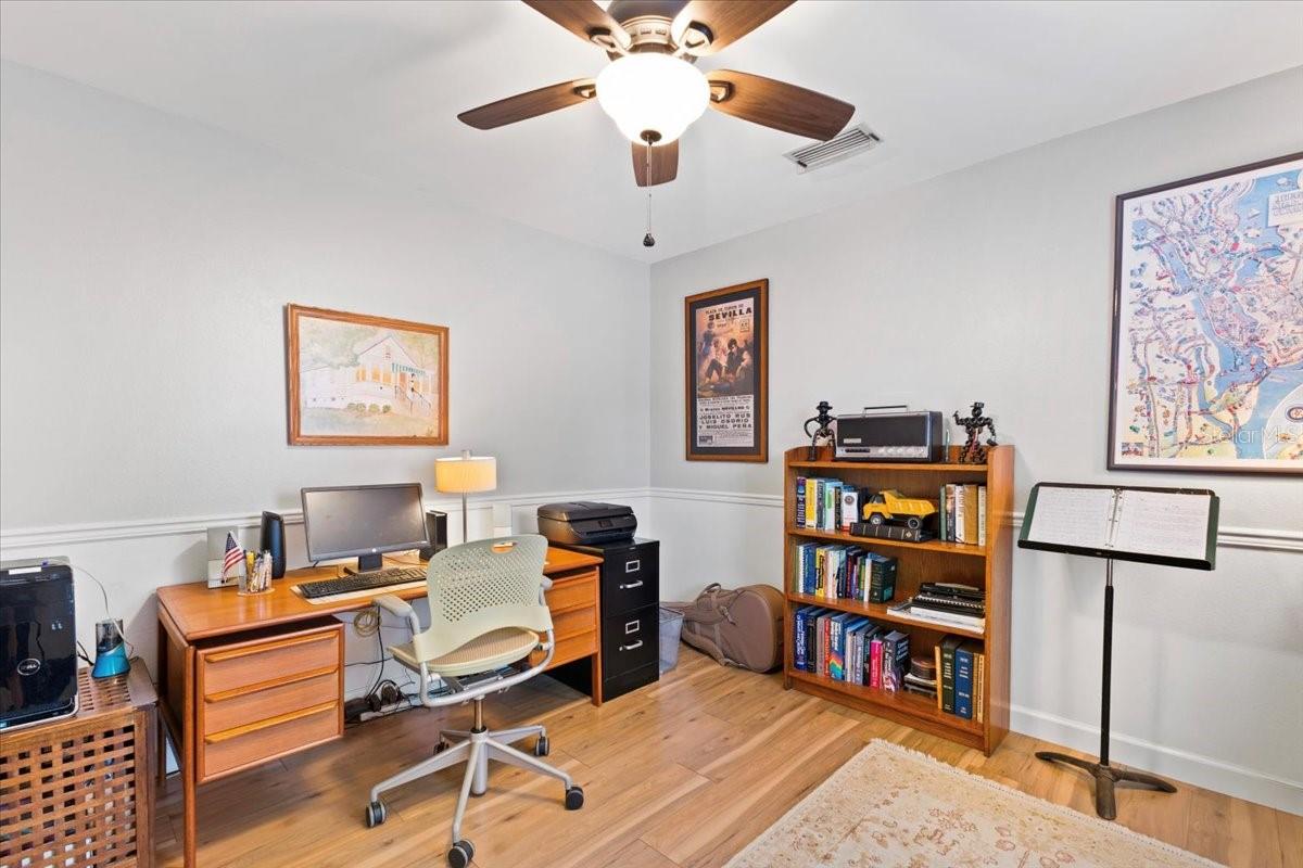 Image 26 of 45 For 606 136th Court E