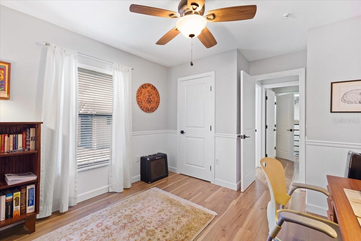 Image 27 of 45 For 606 136th Court E