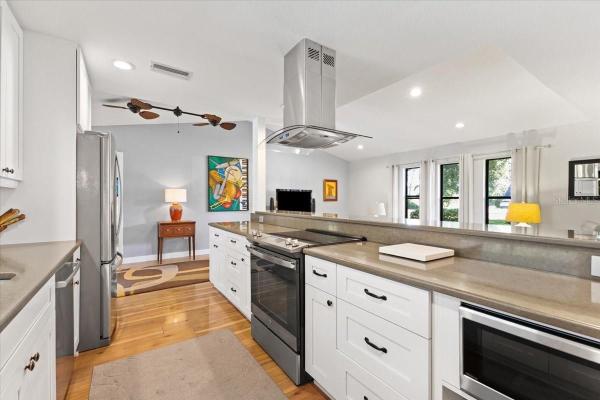 Image 6 of 45 For 606 136th Court E