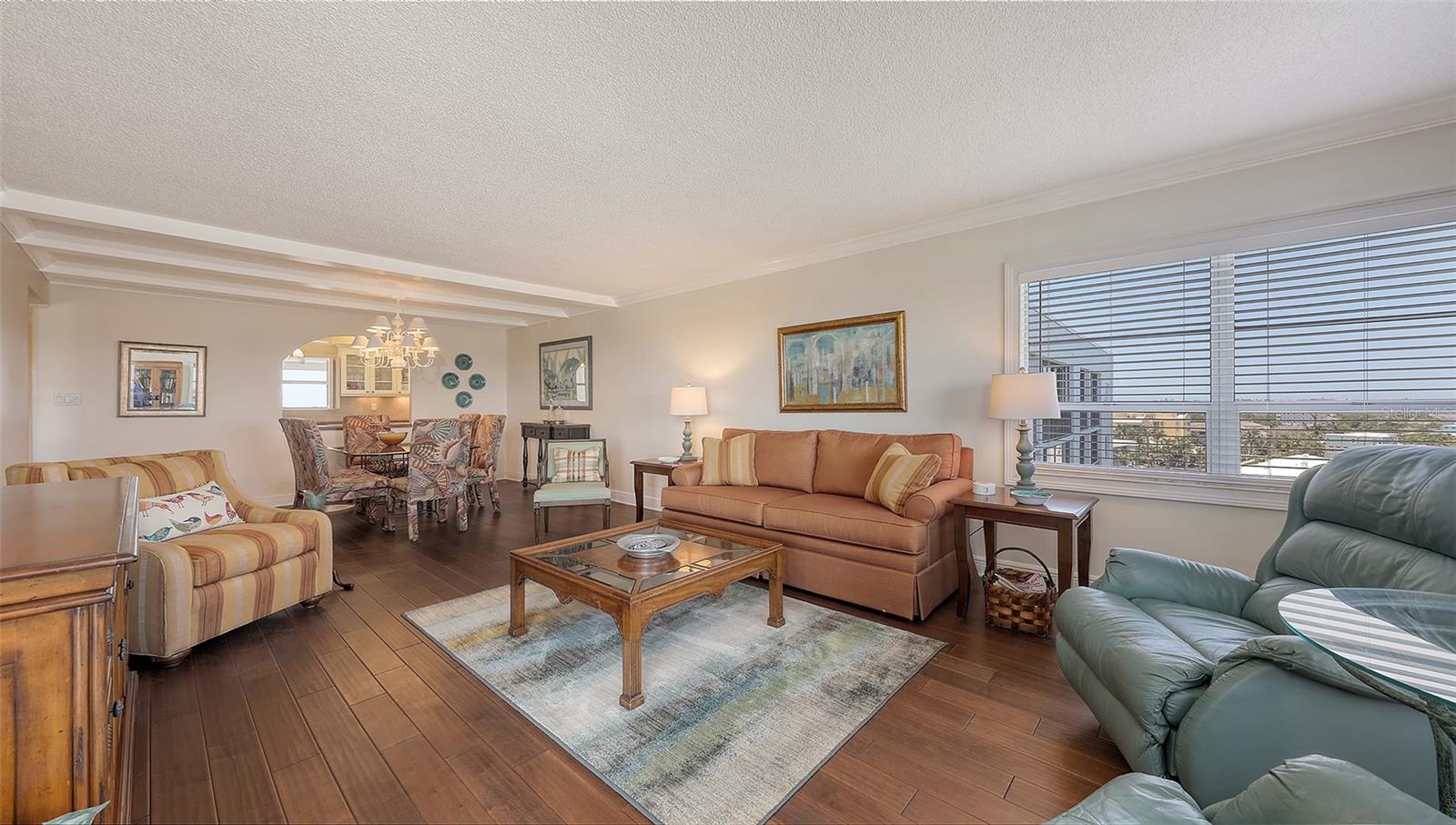 Image 11 of 69 For 9393 Midnight Pass Road P4