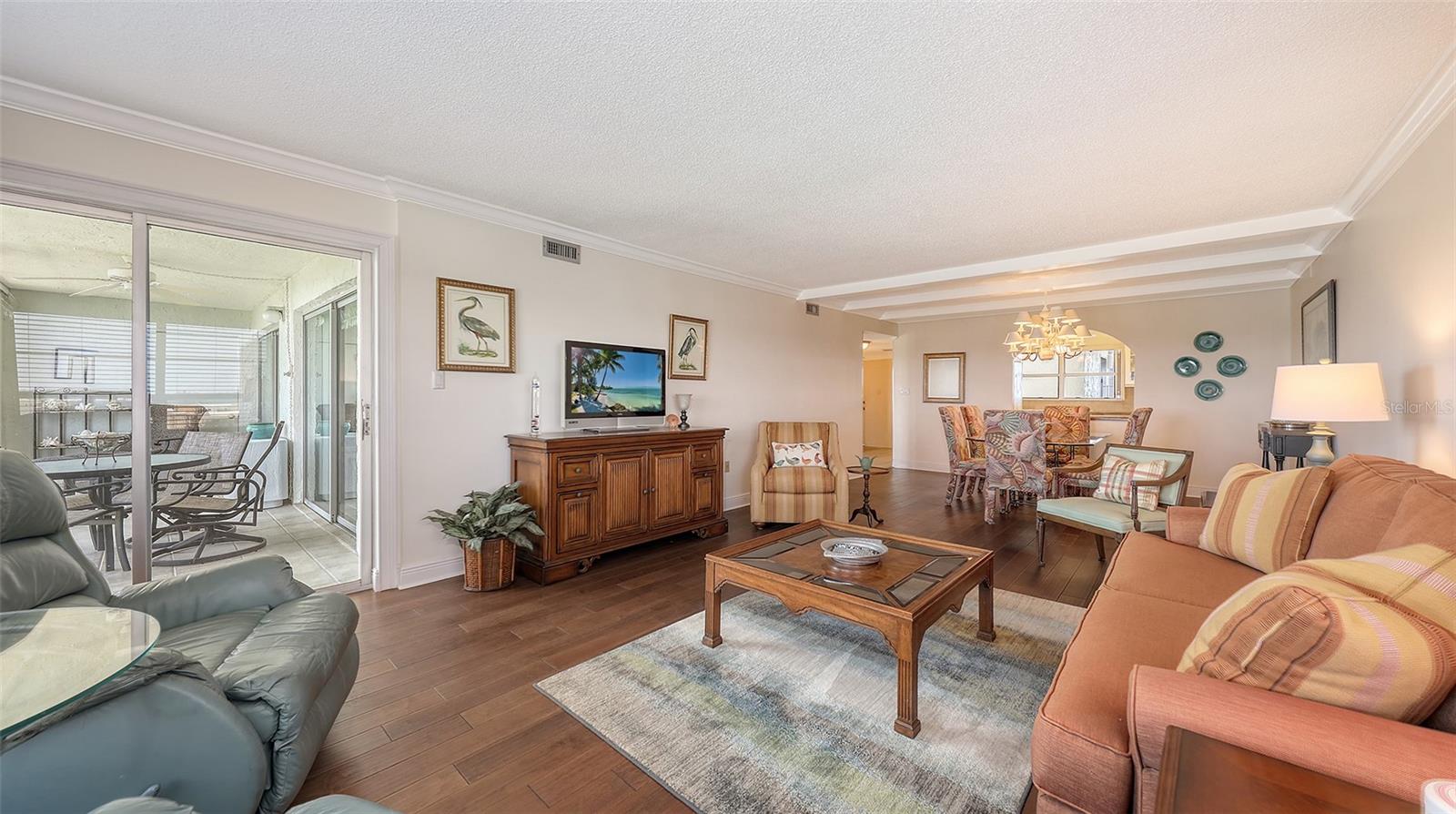 Image 12 of 69 For 9393 Midnight Pass Road P4