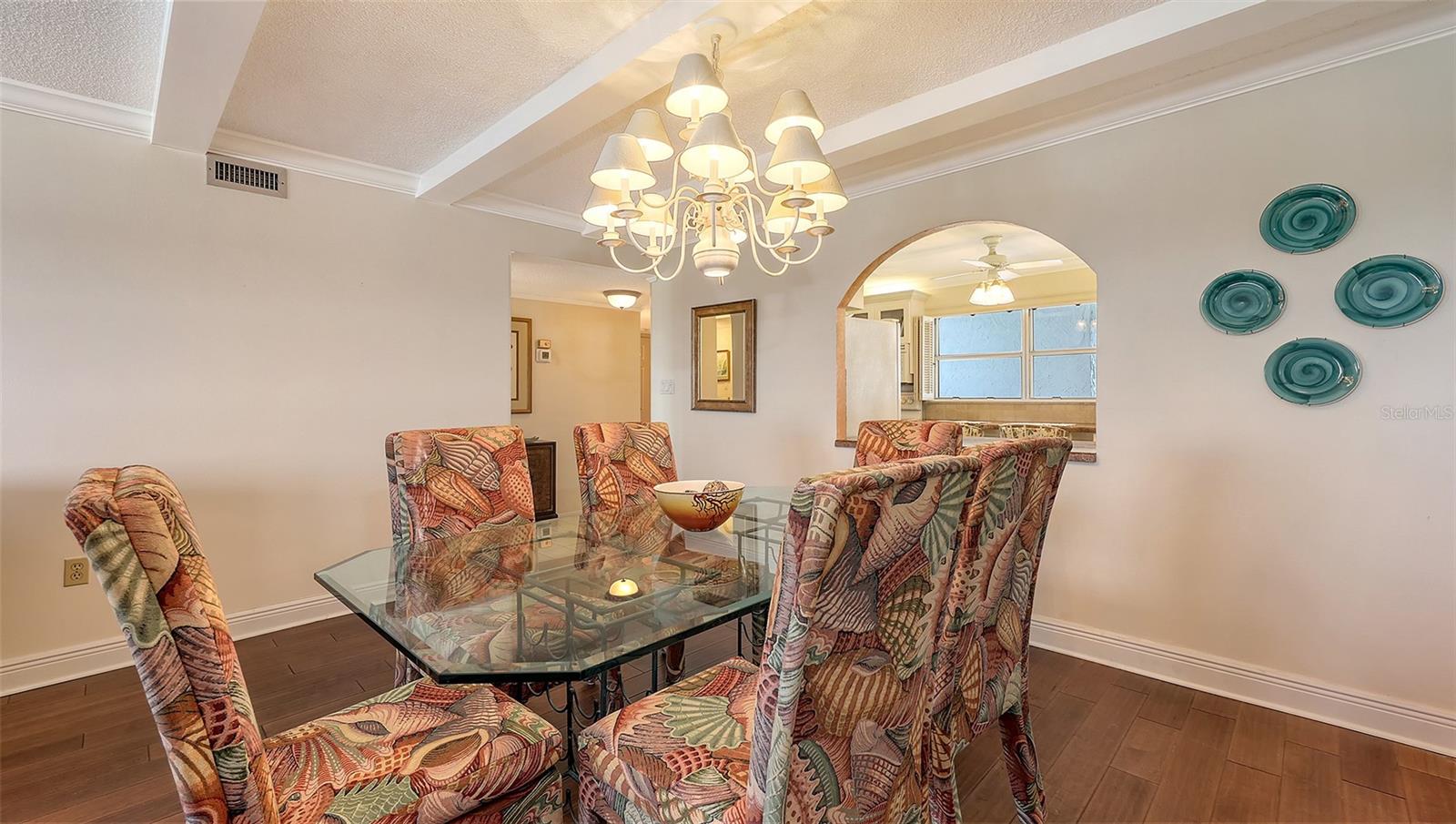 Image 7 of 69 For 9393 Midnight Pass Road P4