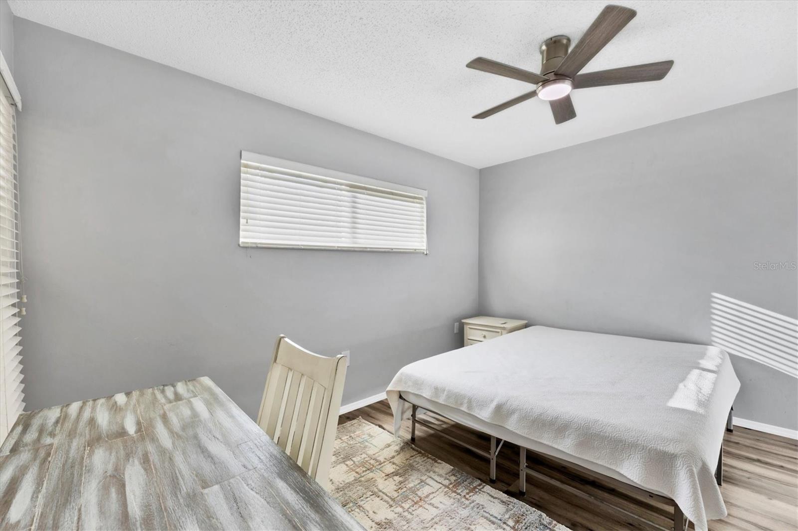 Image 18 of 41 For 4983 Village Gardens Drive 45