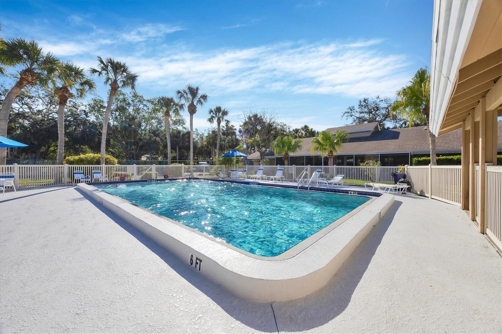 Image 31 of 41 For 4983 Village Gardens Drive 45