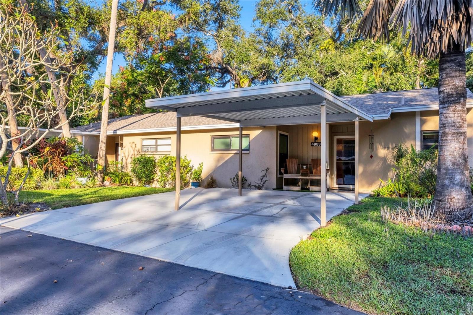 Image 4 of 41 For 4983 Village Gardens Drive 45