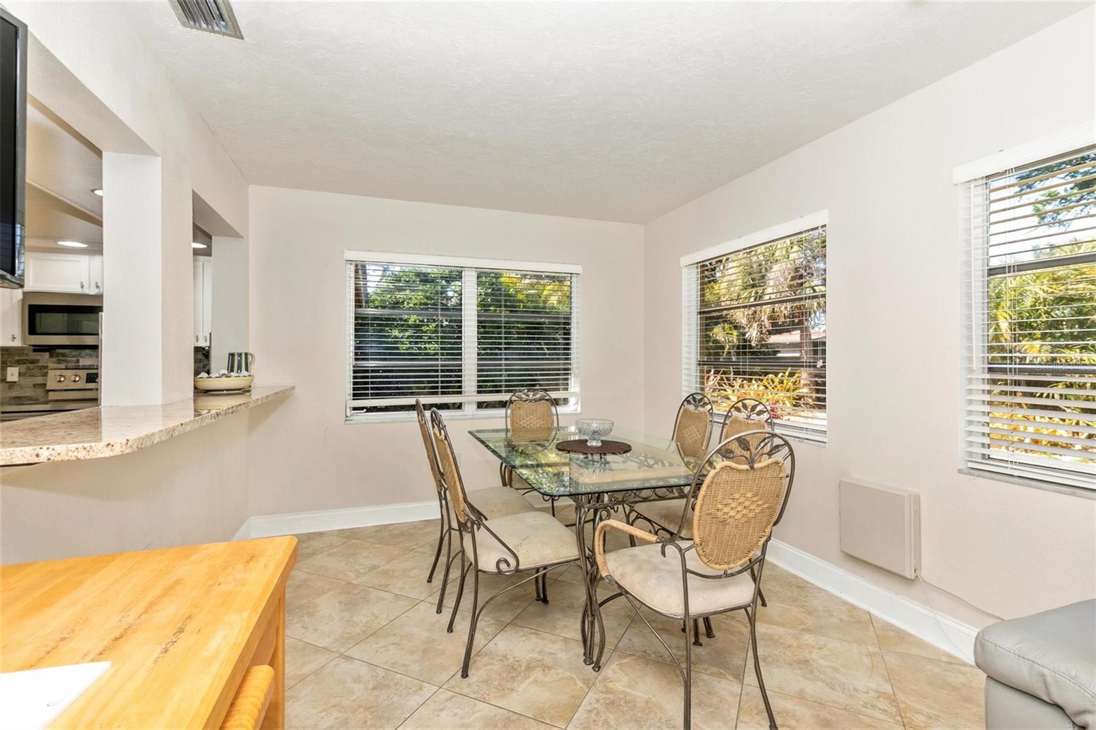 Image 18 of 56 For 3039 Chase Circle