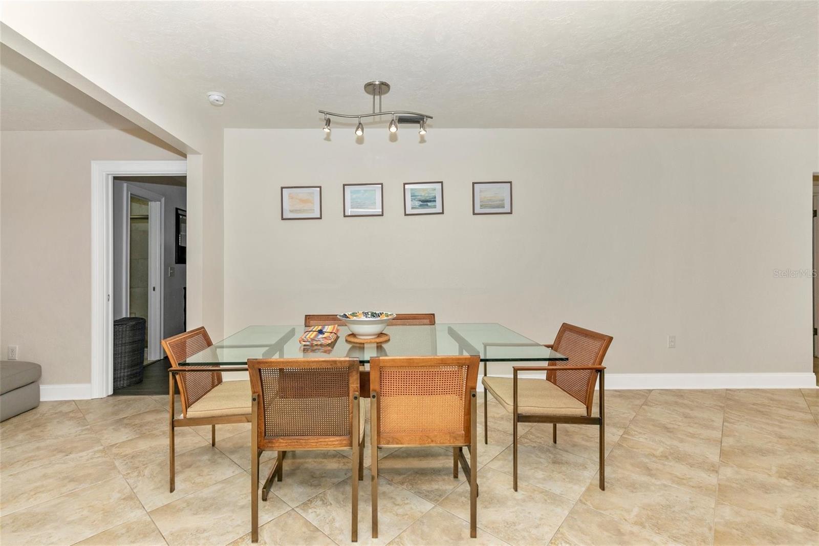 Image 28 of 56 For 3039 Chase Circle