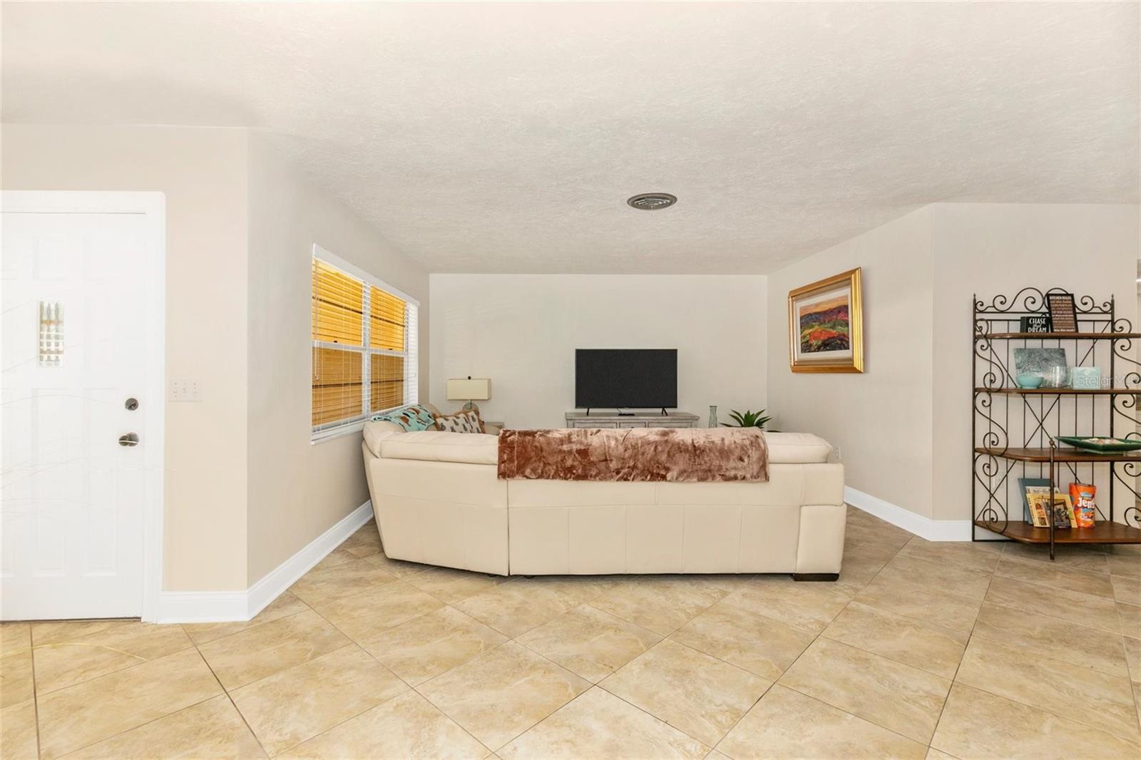 Image 7 of 56 For 3039 Chase Circle