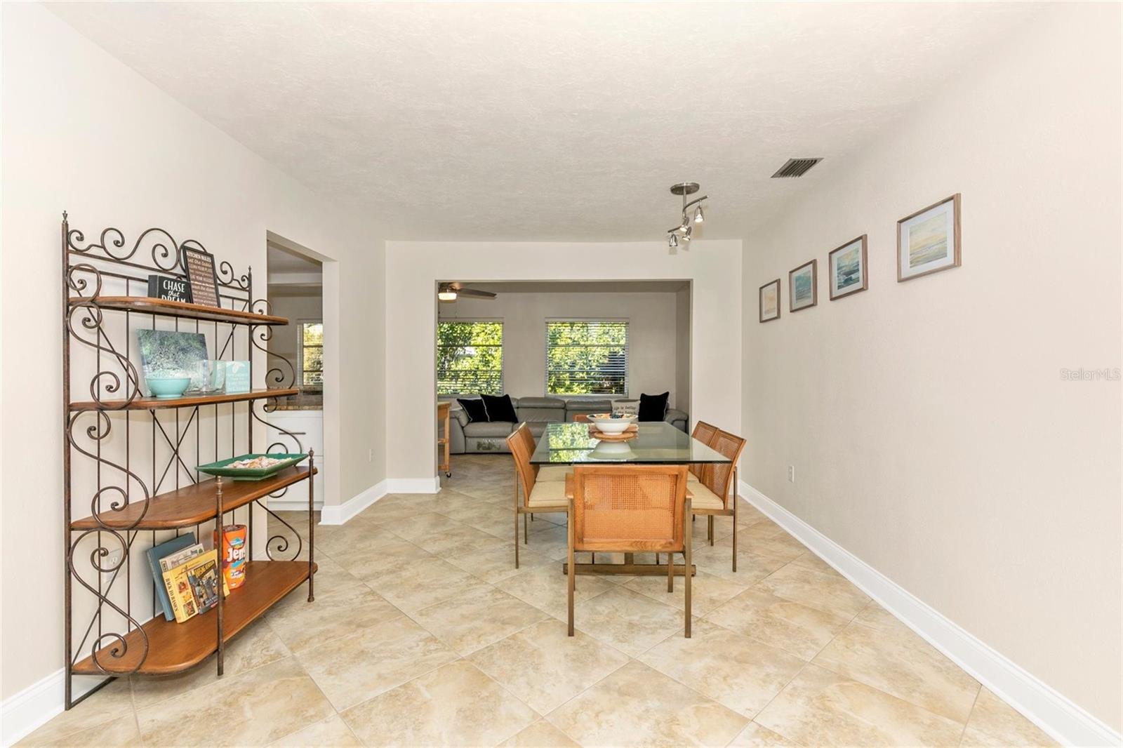 Image 8 of 56 For 3039 Chase Circle