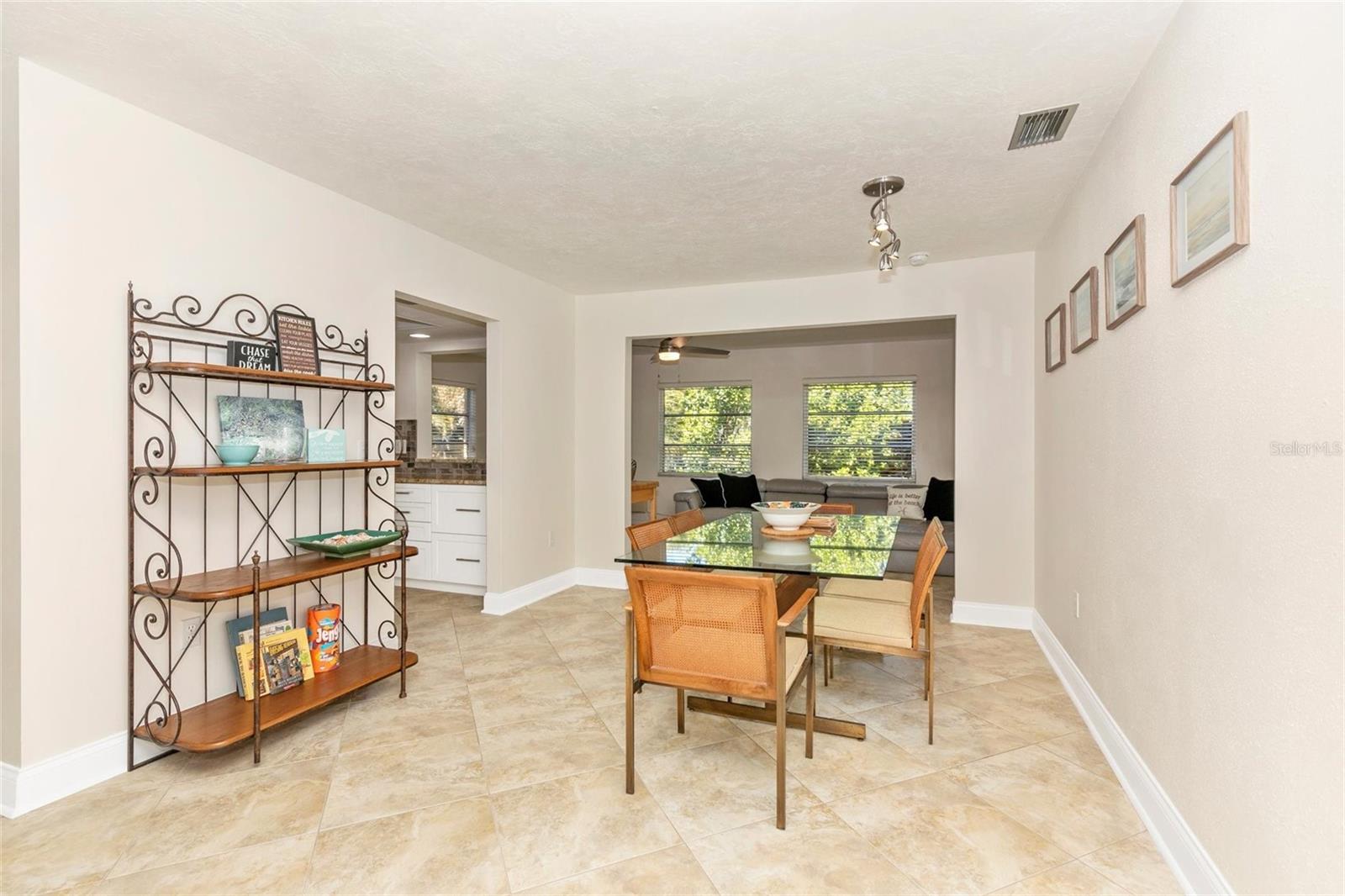 Image 9 of 56 For 3039 Chase Circle