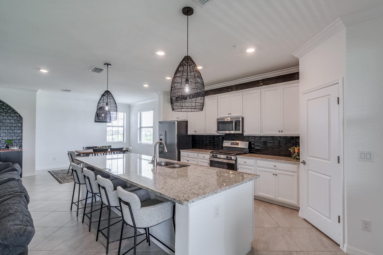 Image 12 of 48 For 6005 Worsham Lane 102