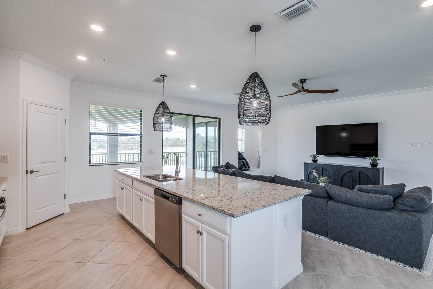 Image 16 of 48 For 6005 Worsham Lane 102