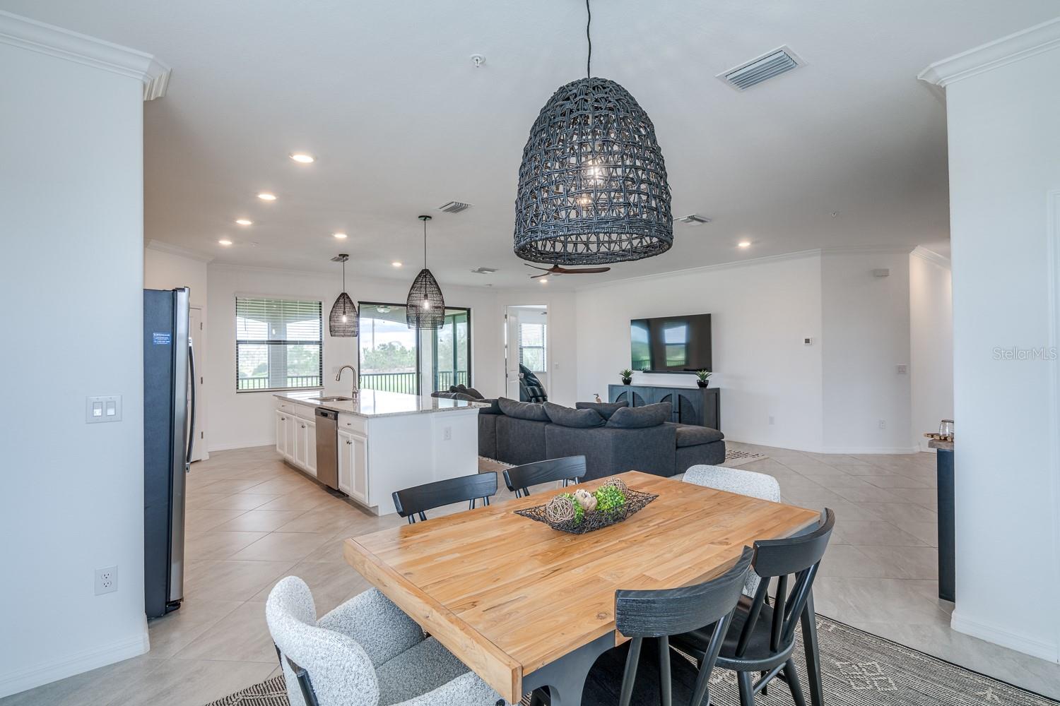 Image 18 of 48 For 6005 Worsham Lane 102