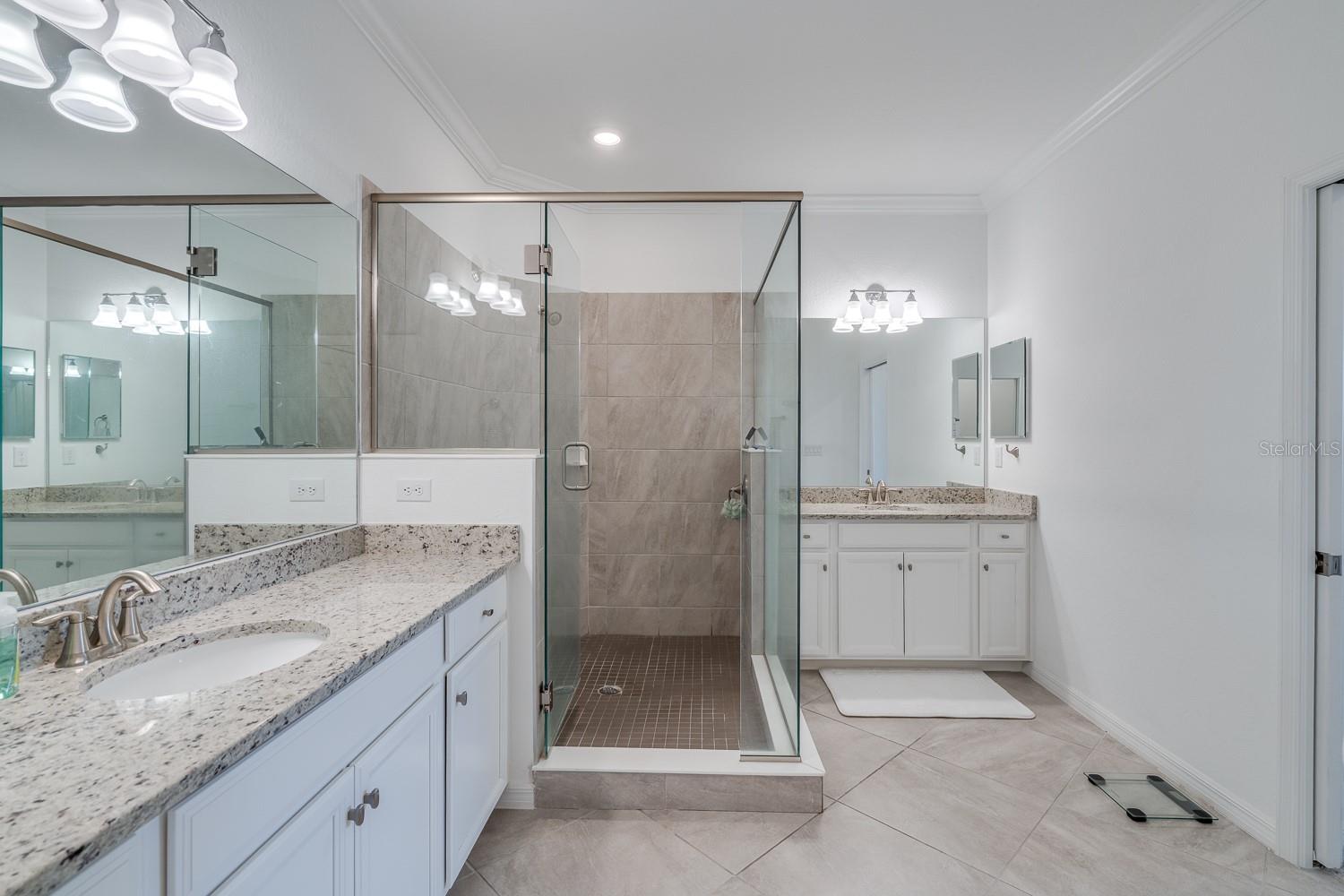 Image 25 of 48 For 6005 Worsham Lane 102