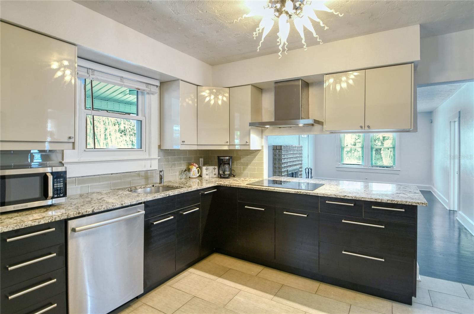 Image 3 of 23 For 1326 17th Street