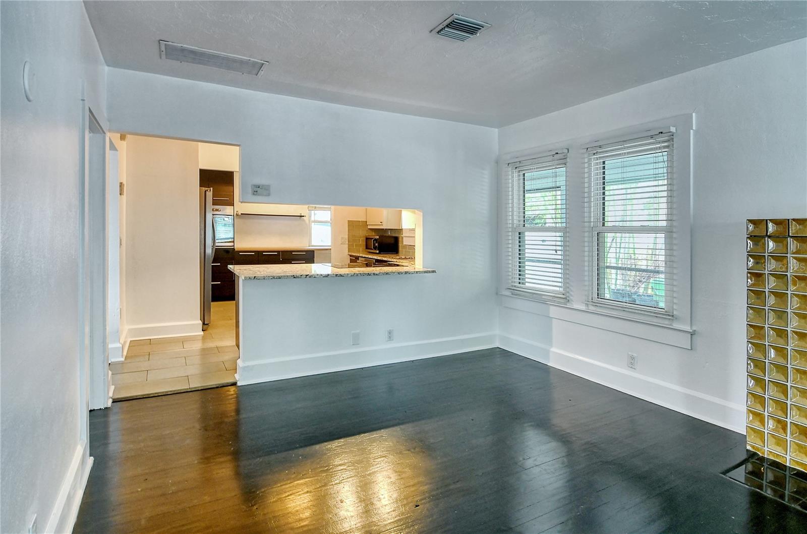 Image 4 of 23 For 1326 17th Street