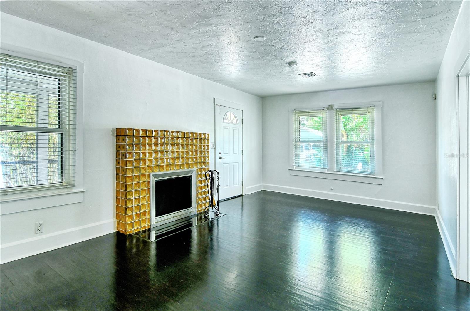 Image 5 of 23 For 1326 17th Street