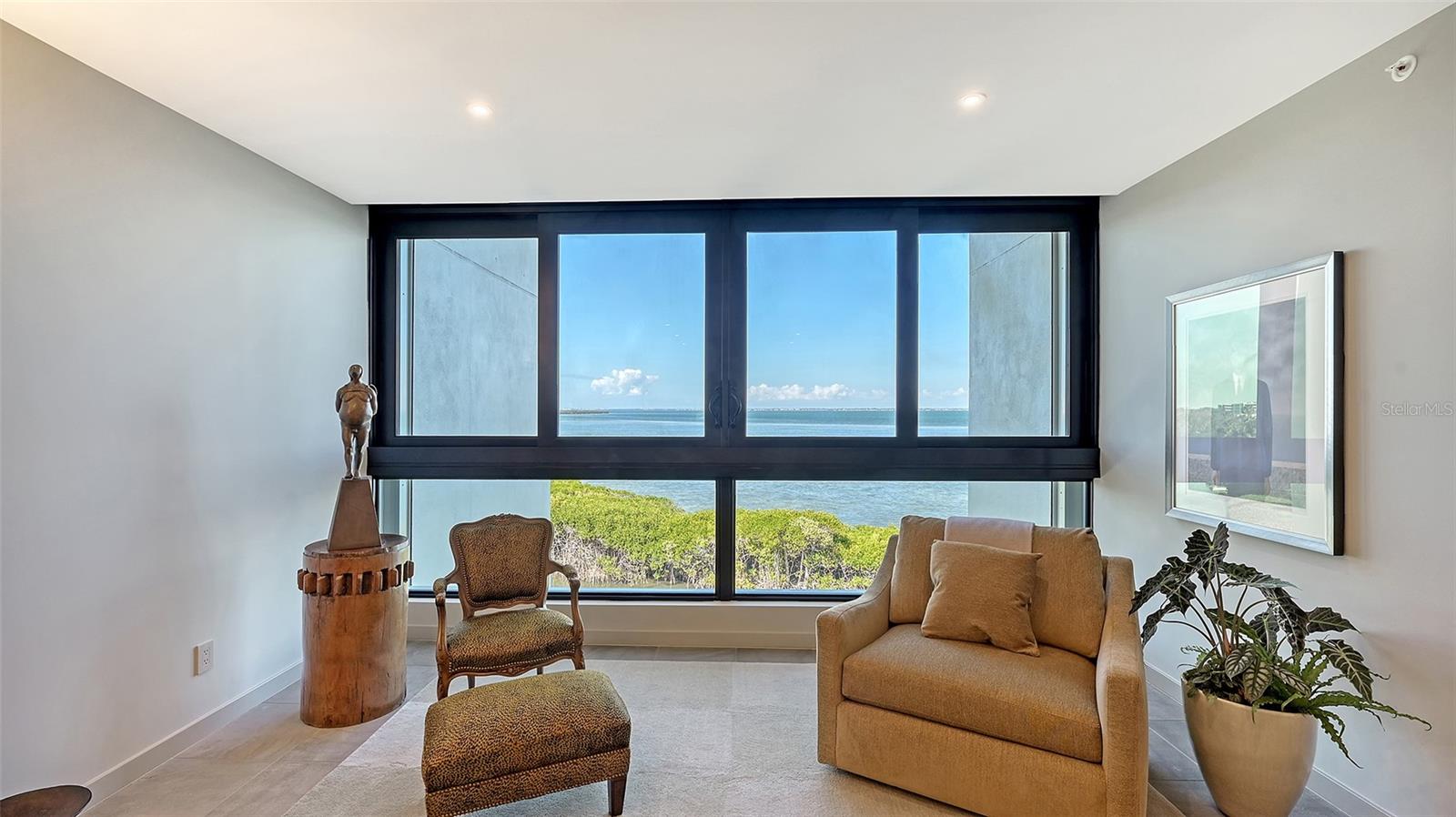 Image 13 of 66 For 2020 Harbourside Drive 432
