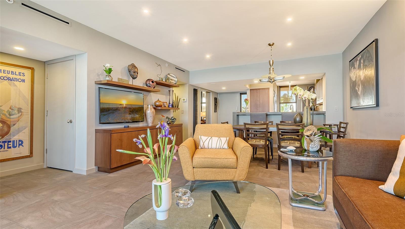 Image 14 of 66 For 2020 Harbourside Drive 432