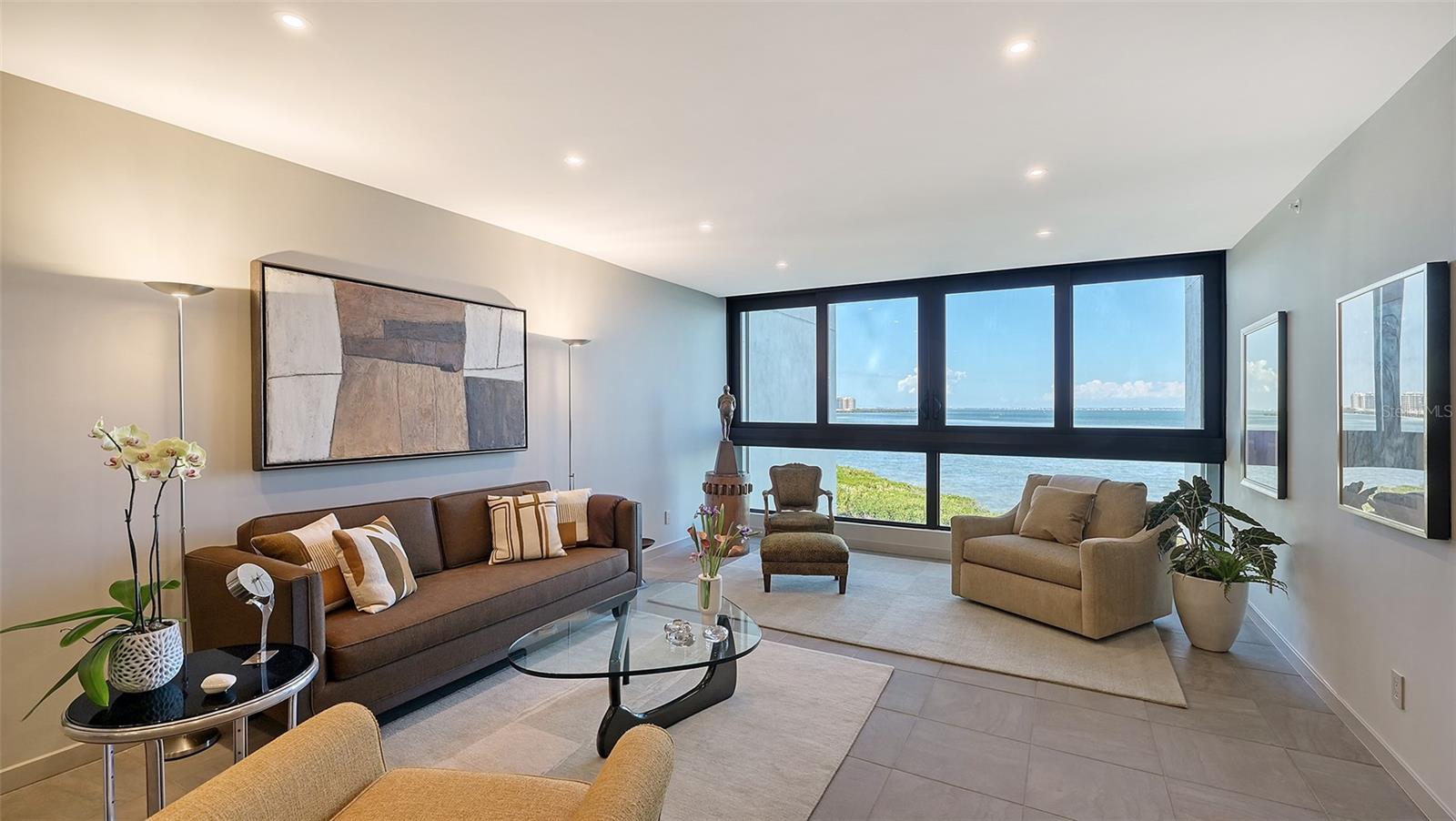 Image 16 of 66 For 2020 Harbourside Drive 432