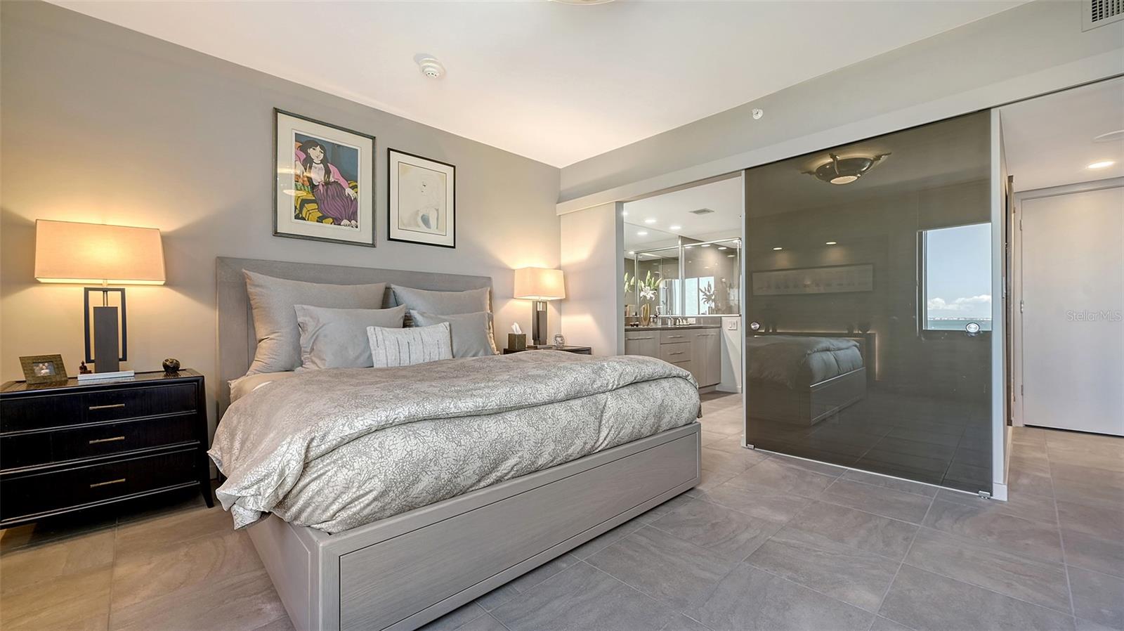 Image 18 of 66 For 2020 Harbourside Drive 432