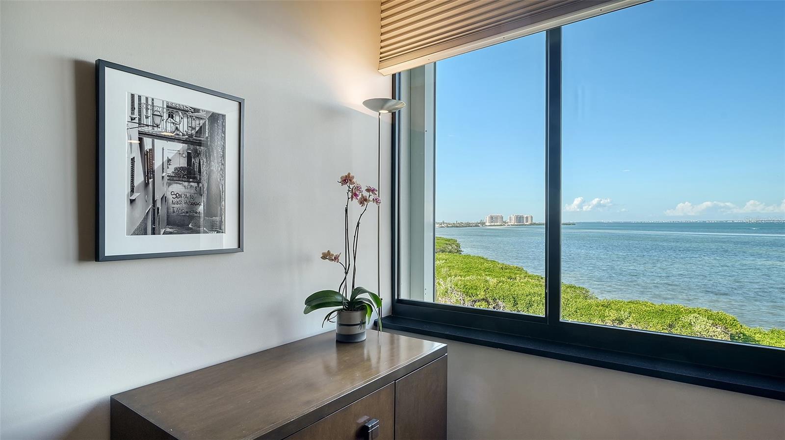 Image 19 of 66 For 2020 Harbourside Drive 432