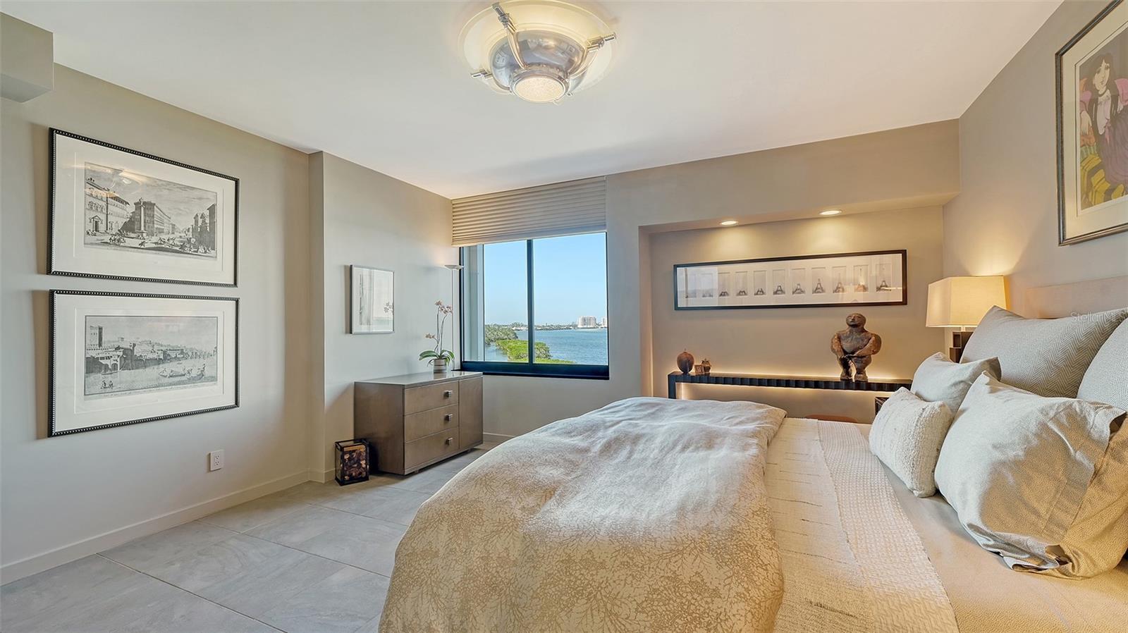 Image 20 of 66 For 2020 Harbourside Drive 432
