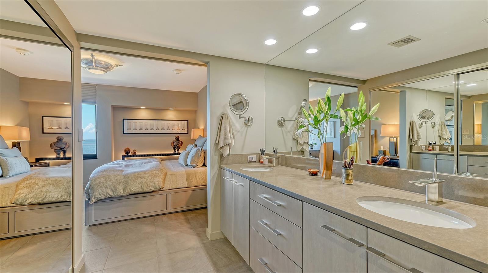 Image 24 of 66 For 2020 Harbourside Drive 432