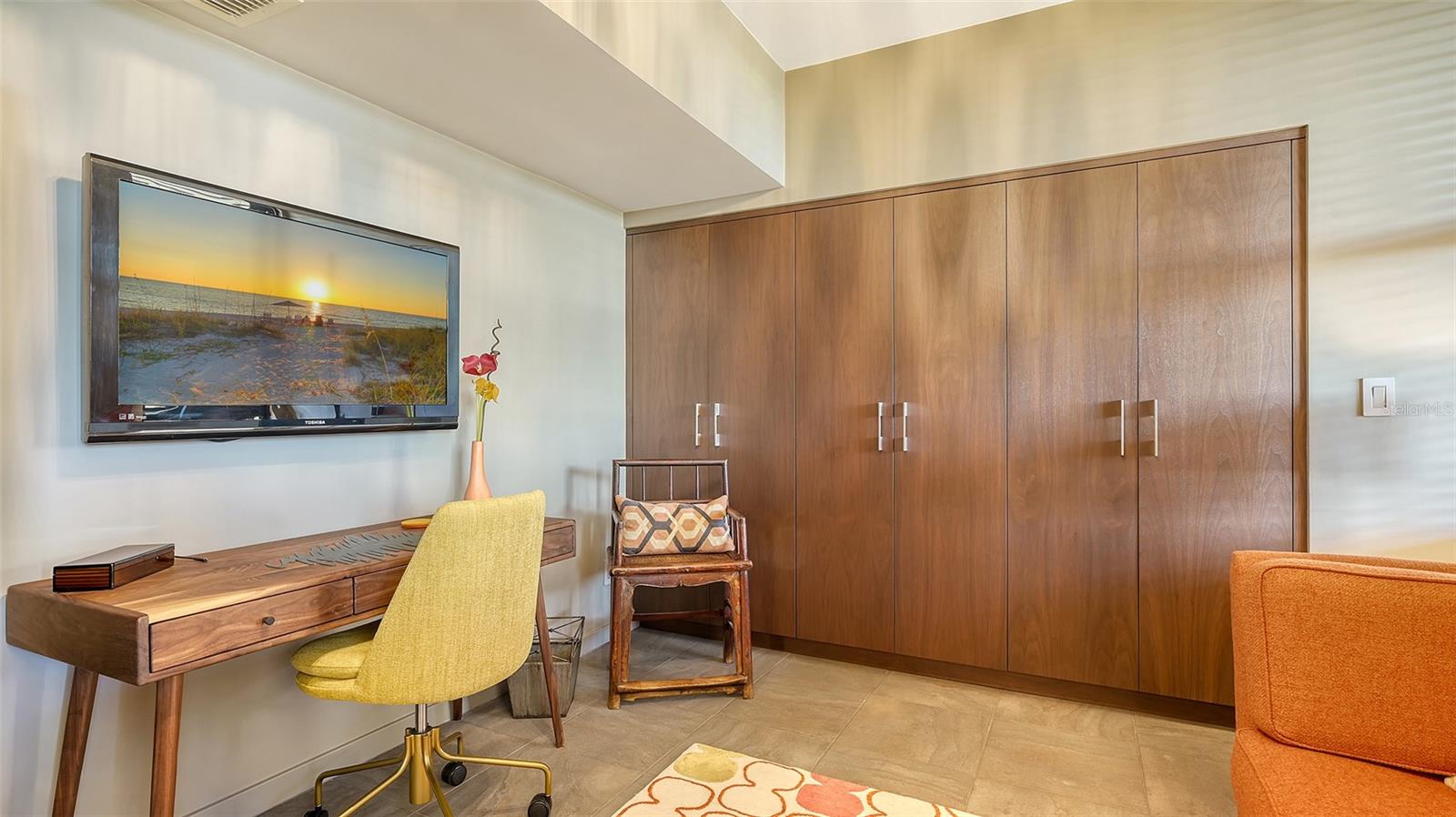 Image 27 of 66 For 2020 Harbourside Drive 432
