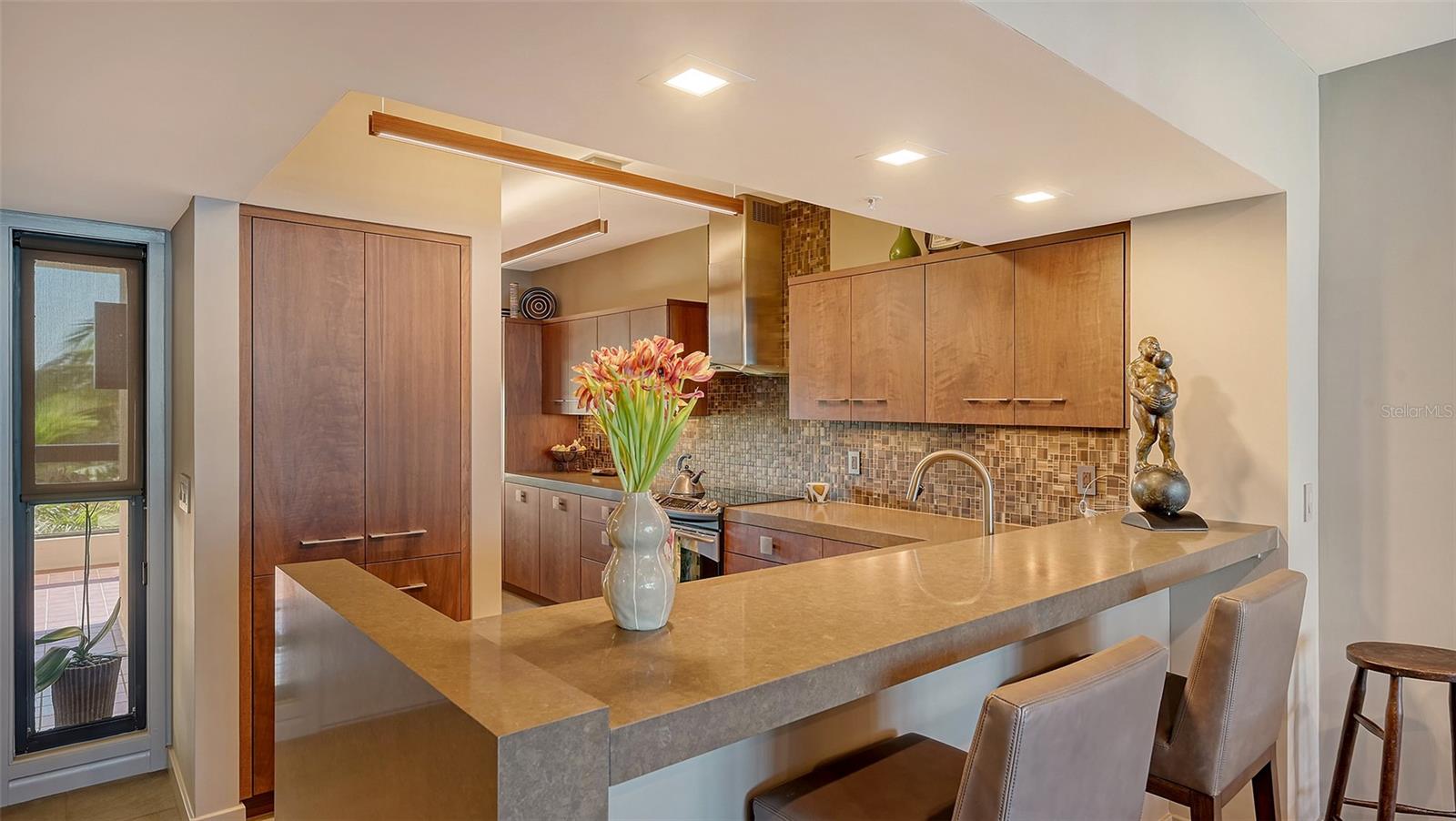 Image 3 of 66 For 2020 Harbourside Drive 432