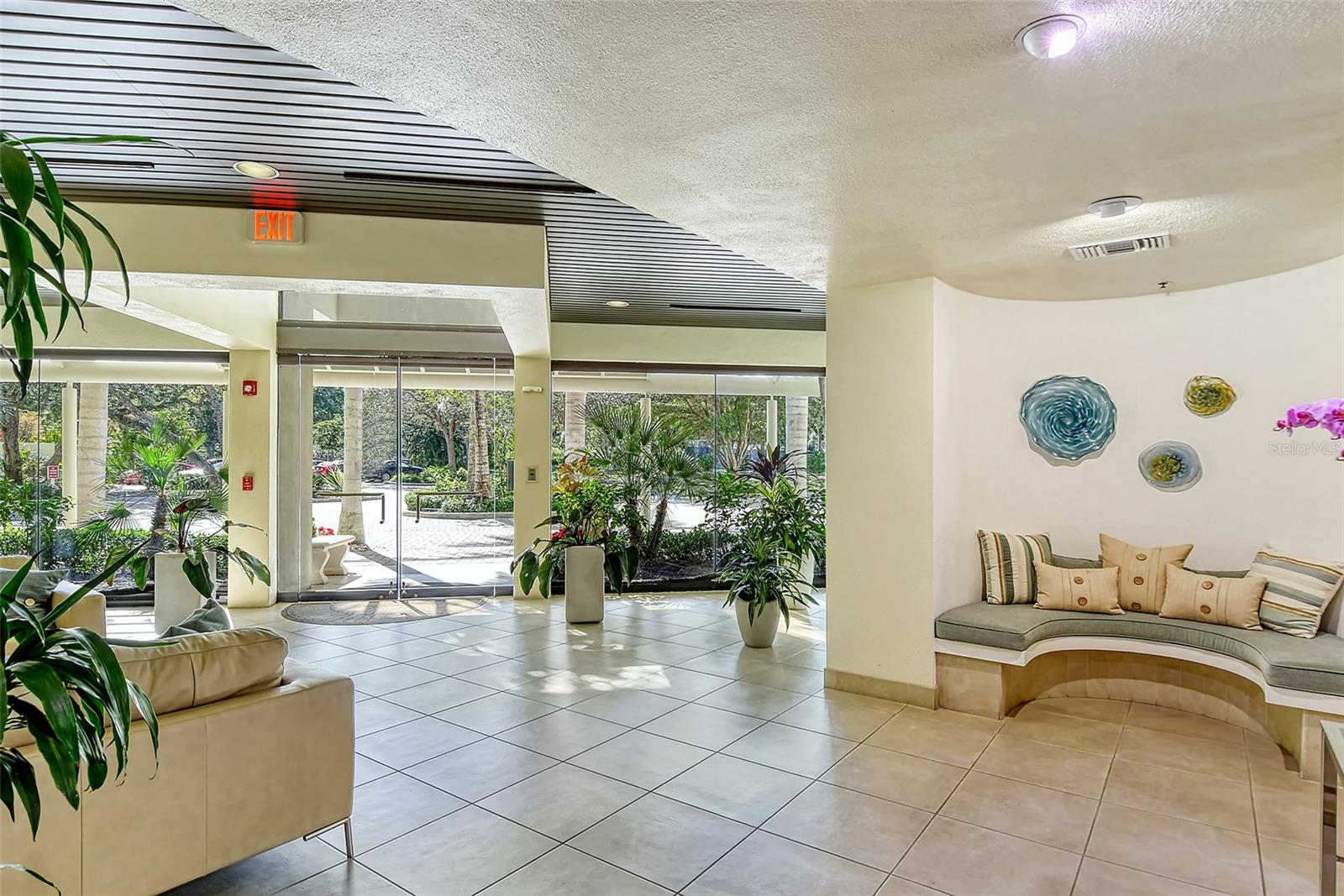 Image 36 of 66 For 2020 Harbourside Drive 432