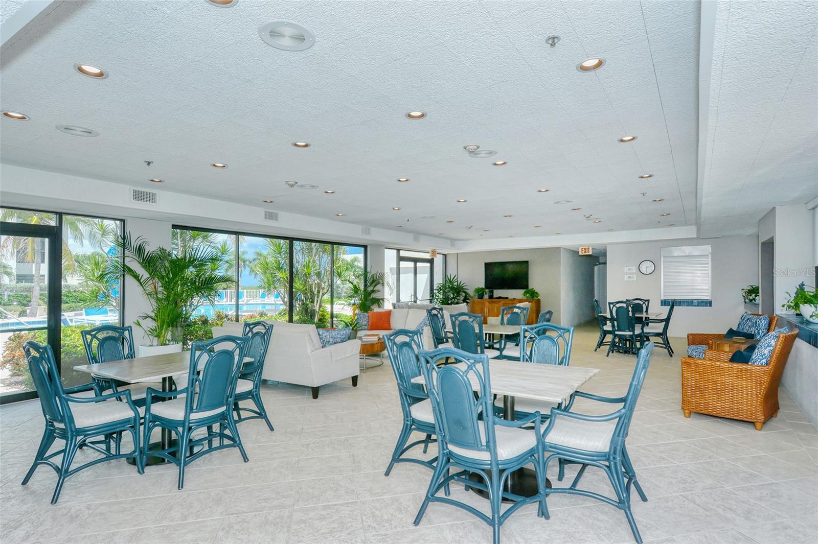 Image 39 of 66 For 2020 Harbourside Drive 432