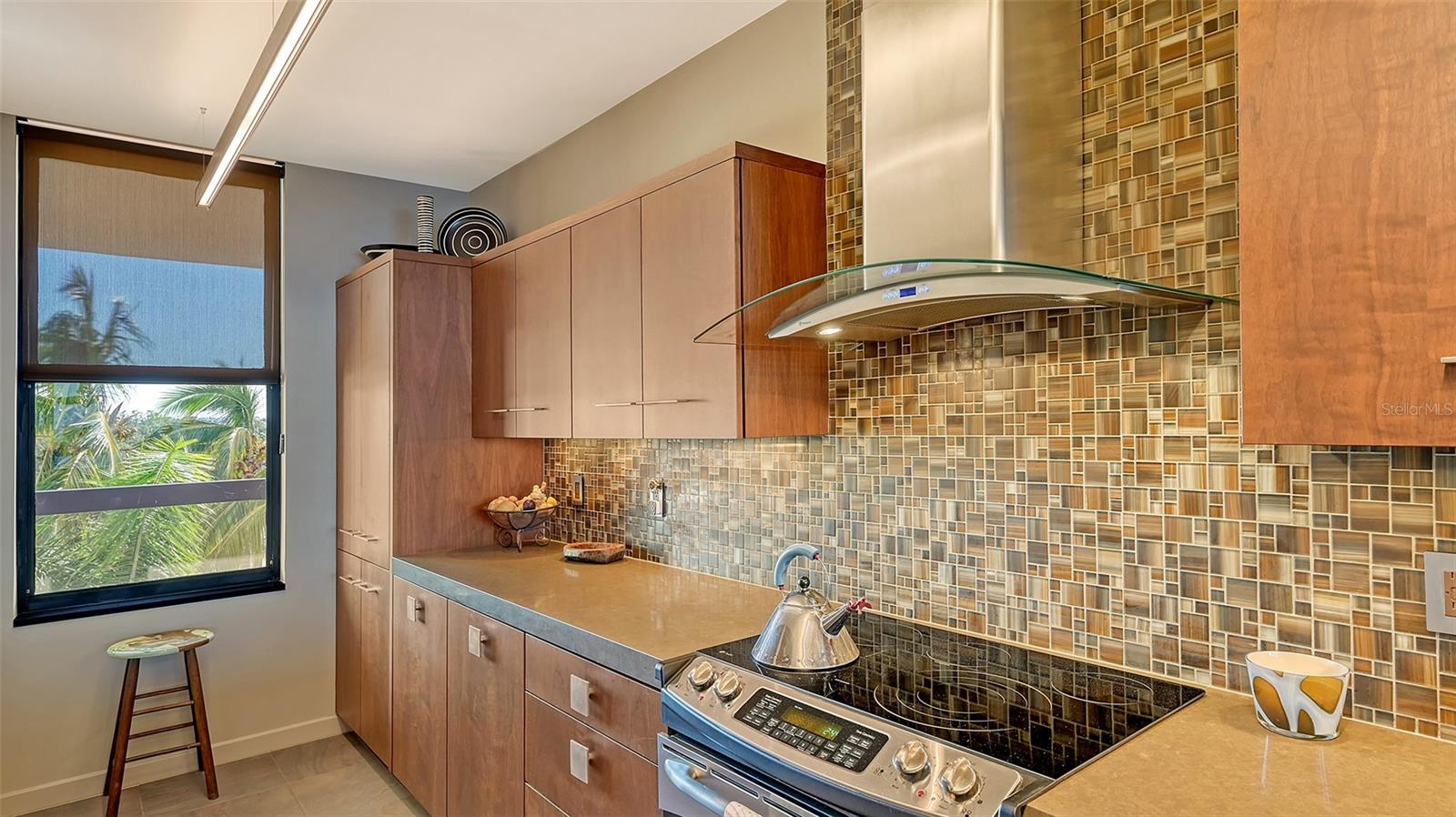 Image 4 of 66 For 2020 Harbourside Drive 432